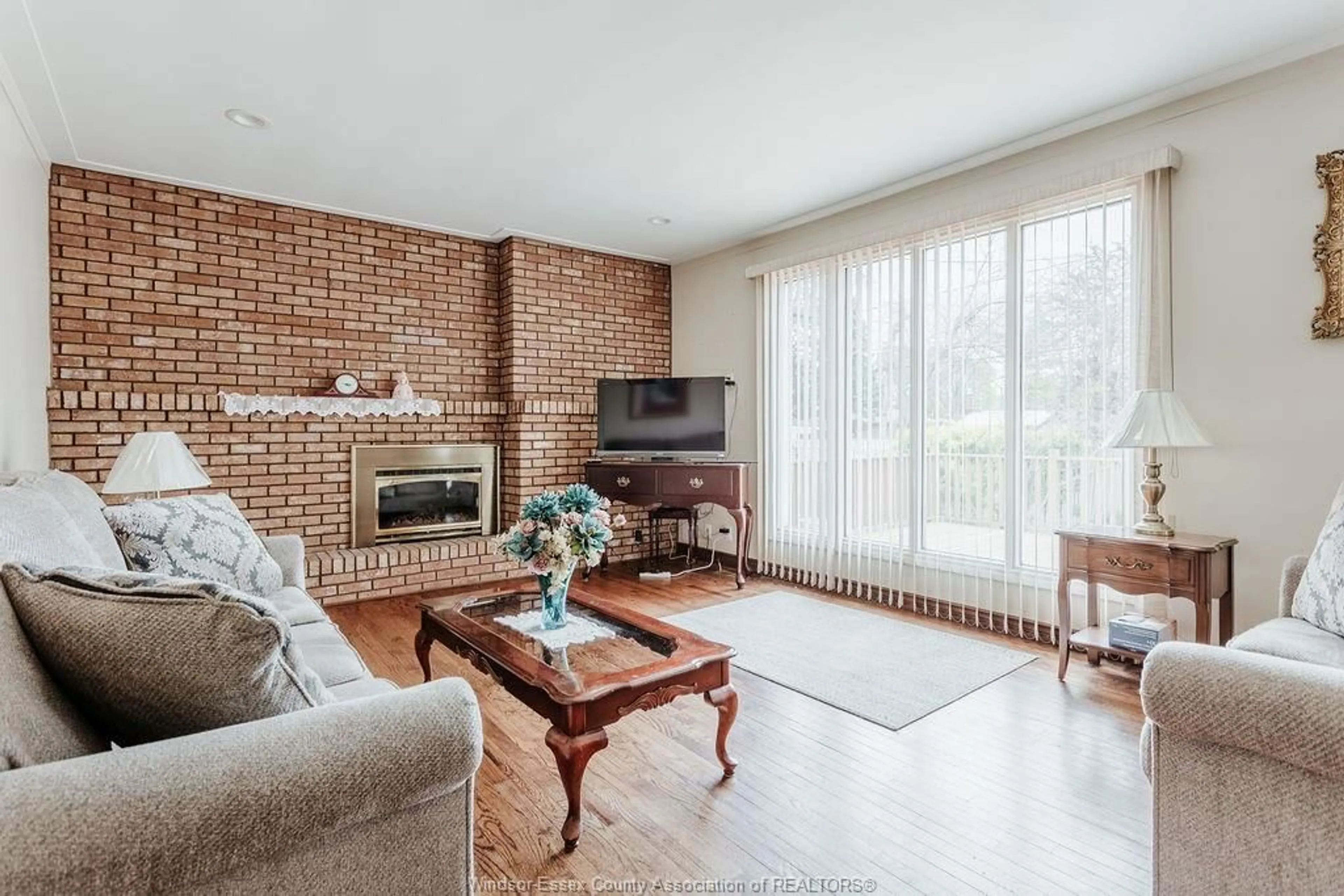 Living room with furniture, unknown for 3987 CASGRAIN, Windsor Ontario N9E 2R9