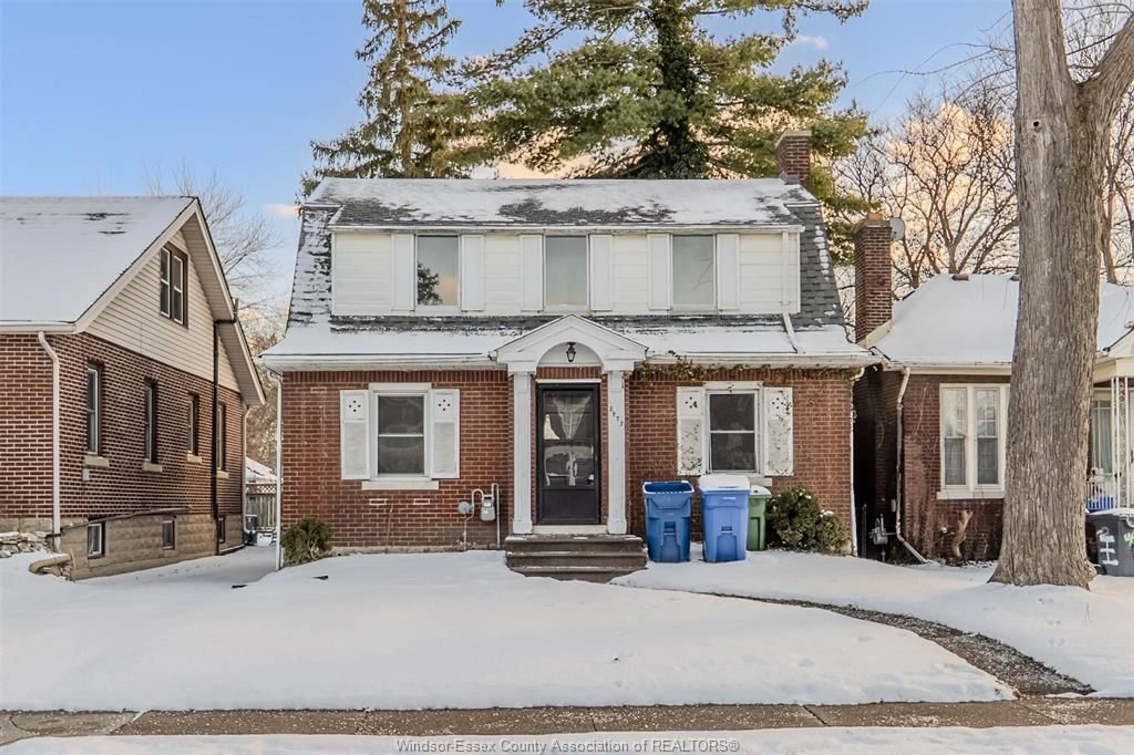 Home with brick exterior material, street for 2973 Peter, Windsor Ontario N9C 1G9