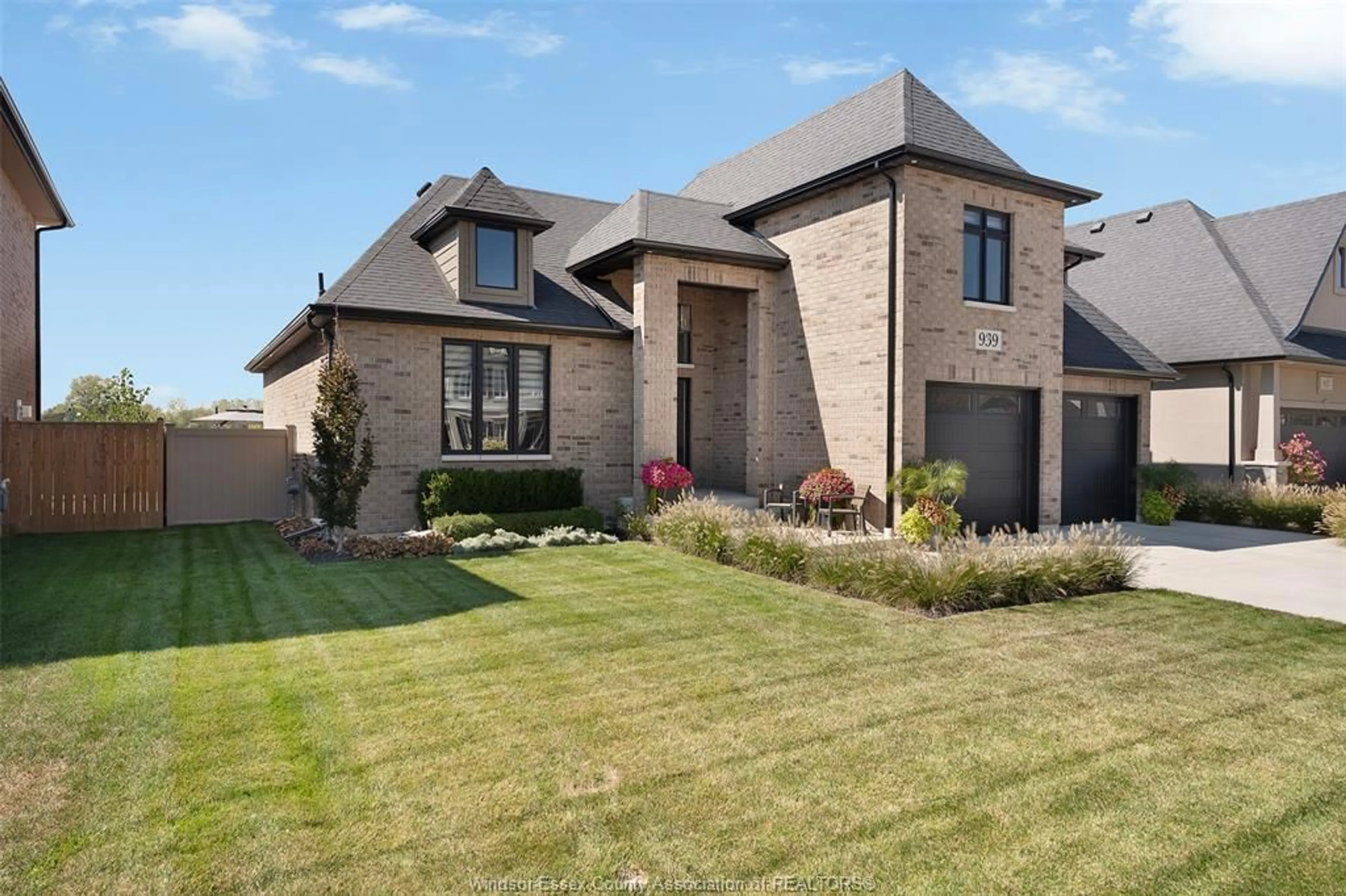 Home with brick exterior material, street for 939 Chateau, Windsor Ontario N8P 0E6