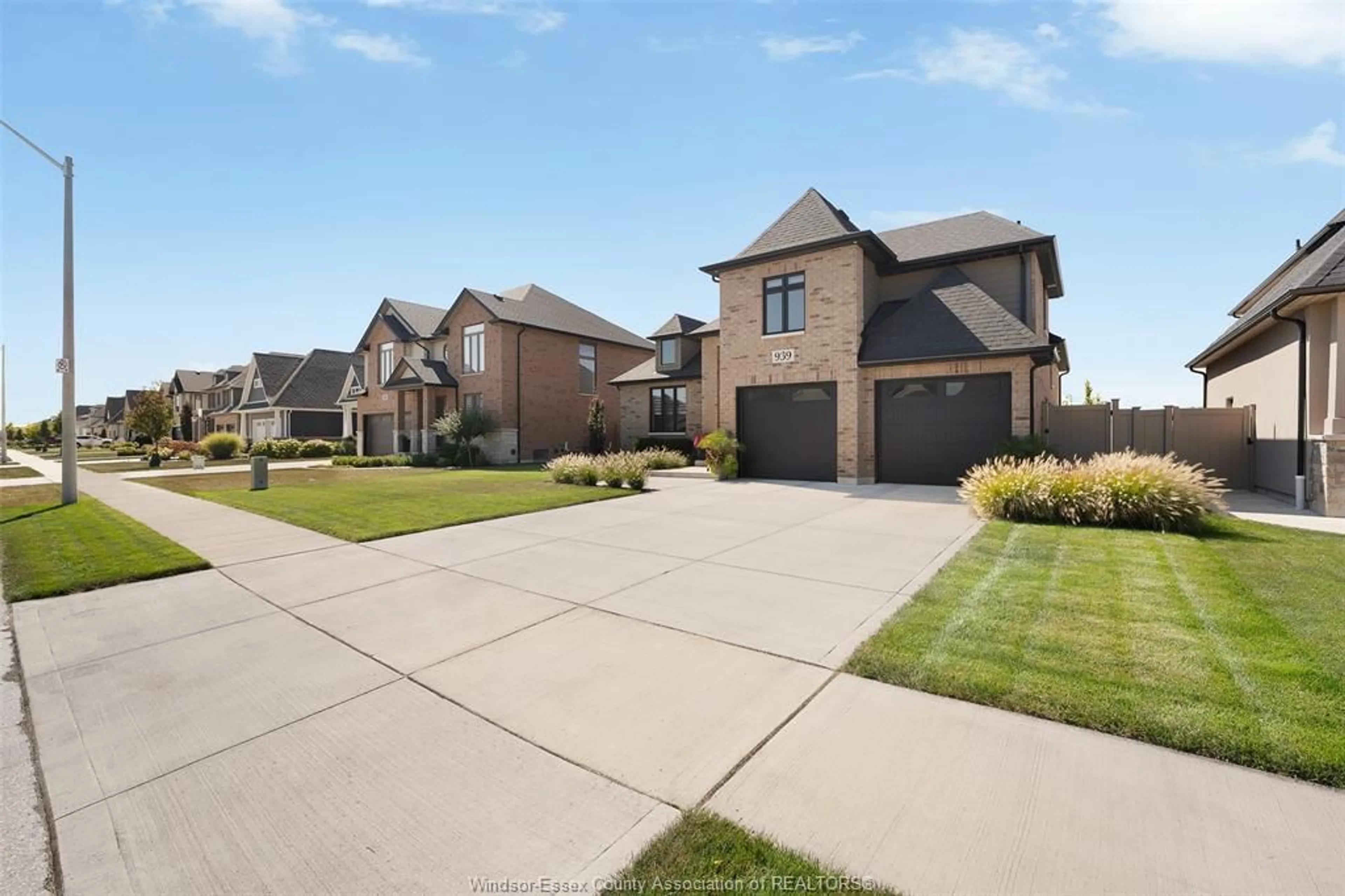 Home with brick exterior material, street for 939 Chateau, Windsor Ontario N8P 0E6