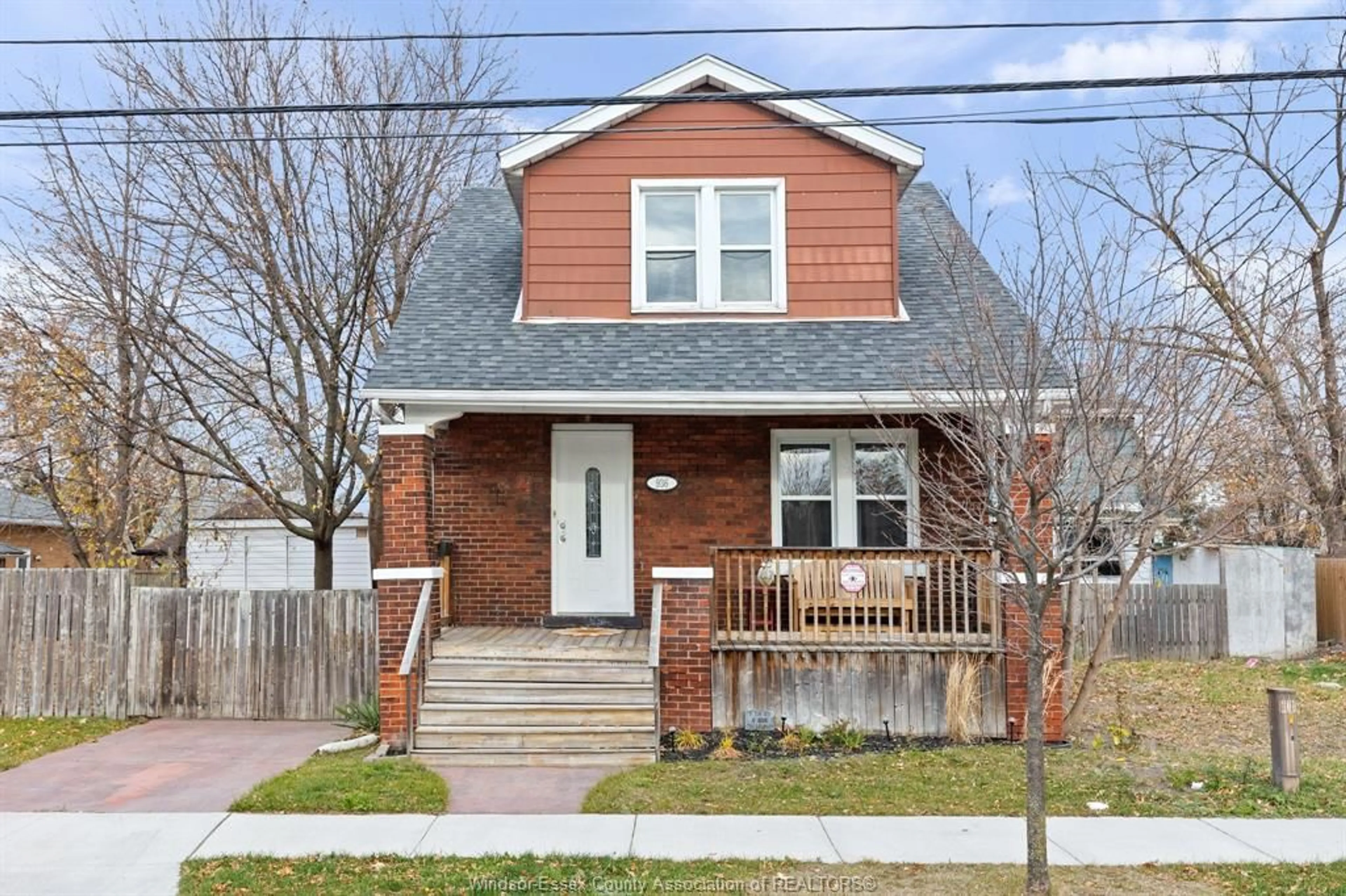 Home with brick exterior material, street for 936 ARTHUR, Windsor Ontario N8Y 3Y3