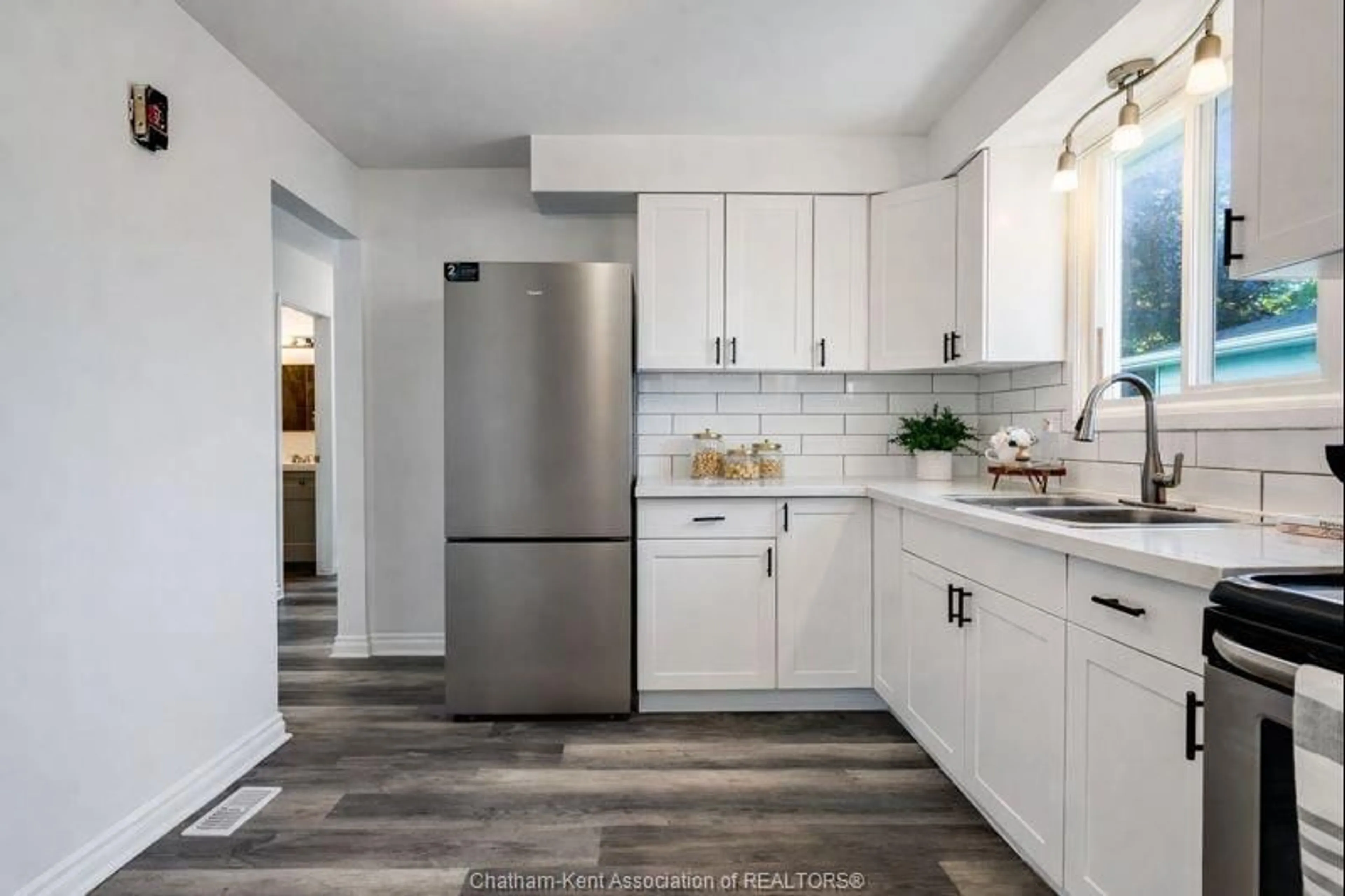 Open concept kitchen, ceramic/tile floor for 69 BRIDLE PATH Rd, Wallaceburg Ontario N8A 4Y2