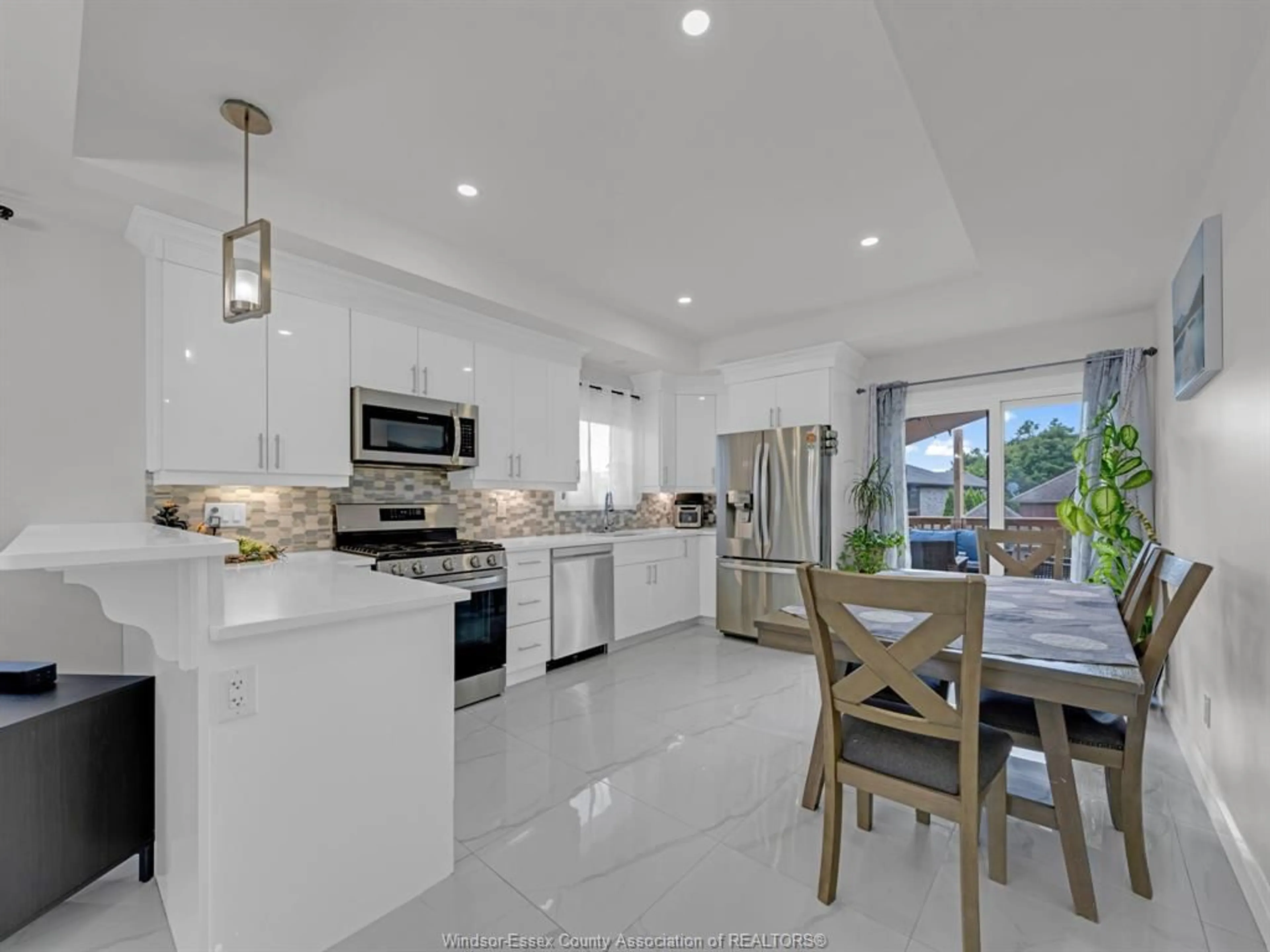 Open concept kitchen, ceramic/tile floor for 233 Sandybrook Way, Kingsville Ontario N9Y 0A3