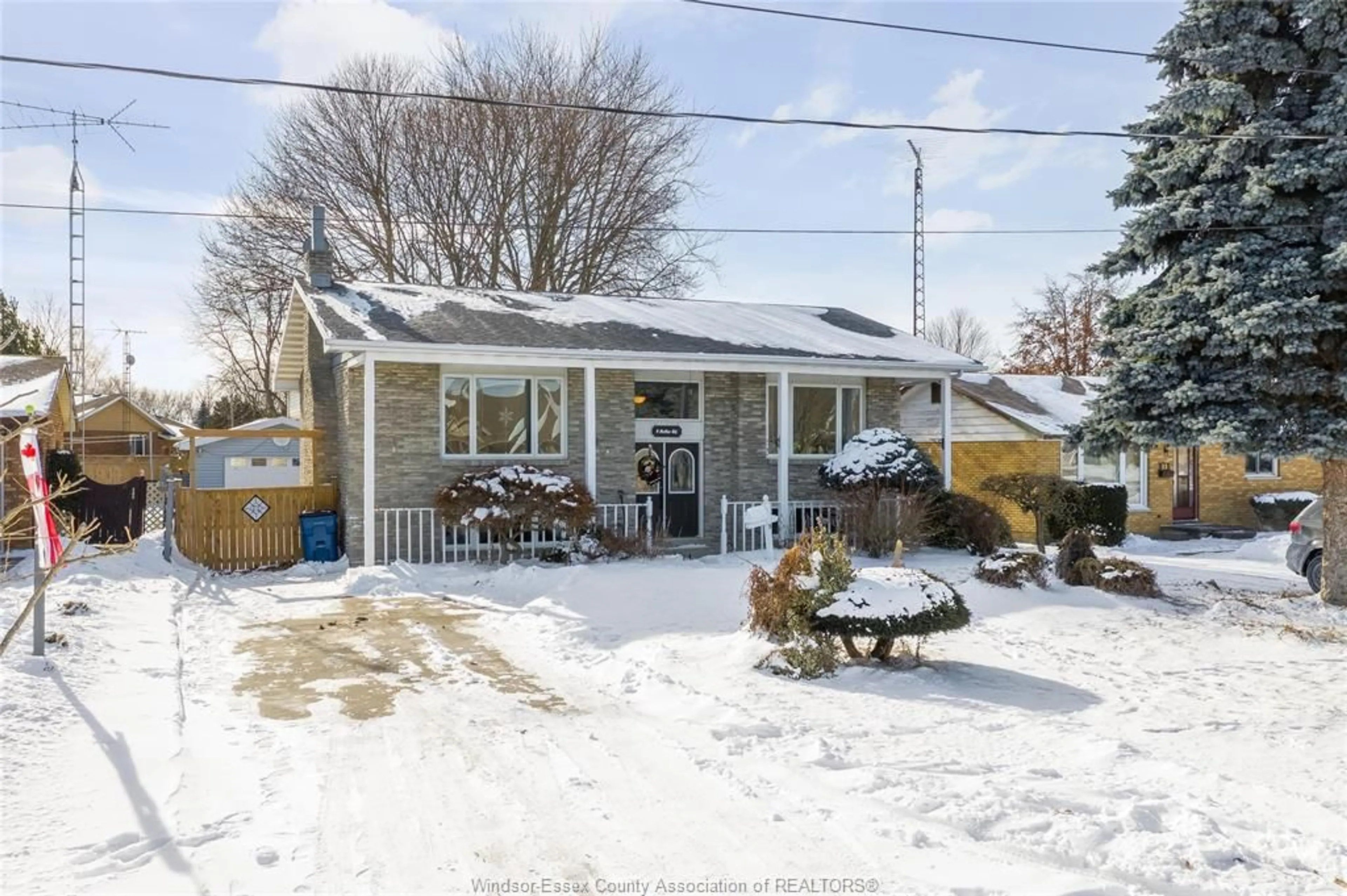 Unknown for 9 MCKEE, Wallaceburg Ontario N8A 4P9