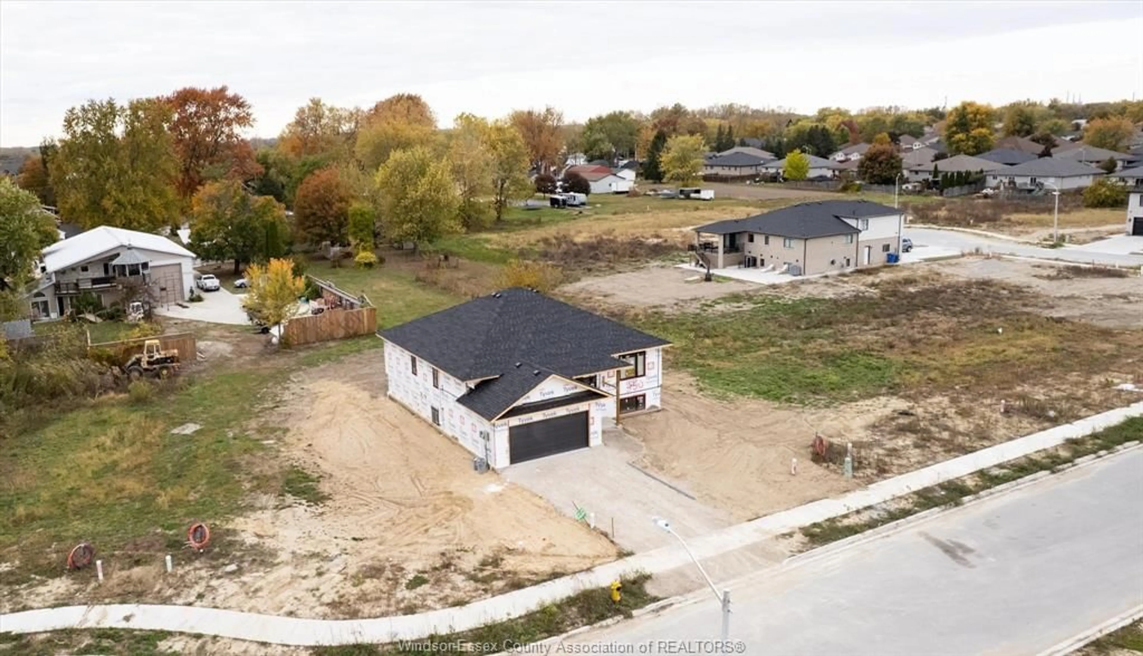 A pic from outside/outdoor area/front of a property/back of a property/a pic from drone, street for 350 JOLLY, LaSalle Ontario N9J 3X2