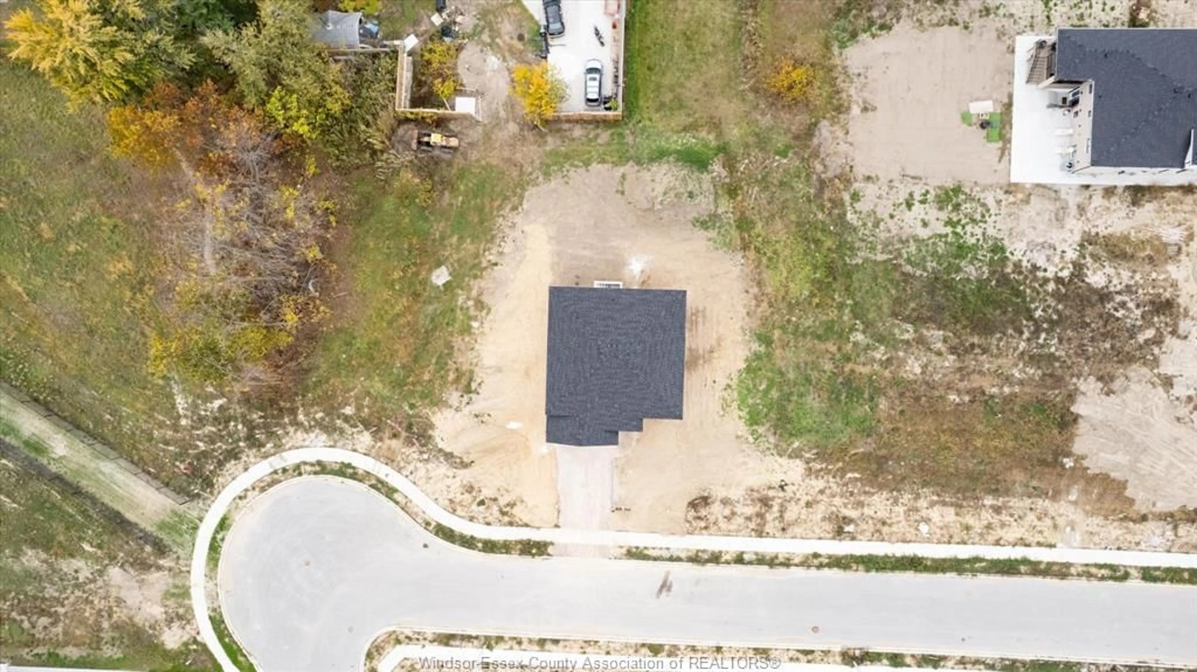 A pic from outside/outdoor area/front of a property/back of a property/a pic from drone, street for 350 JOLLY, LaSalle Ontario N9J 3X2