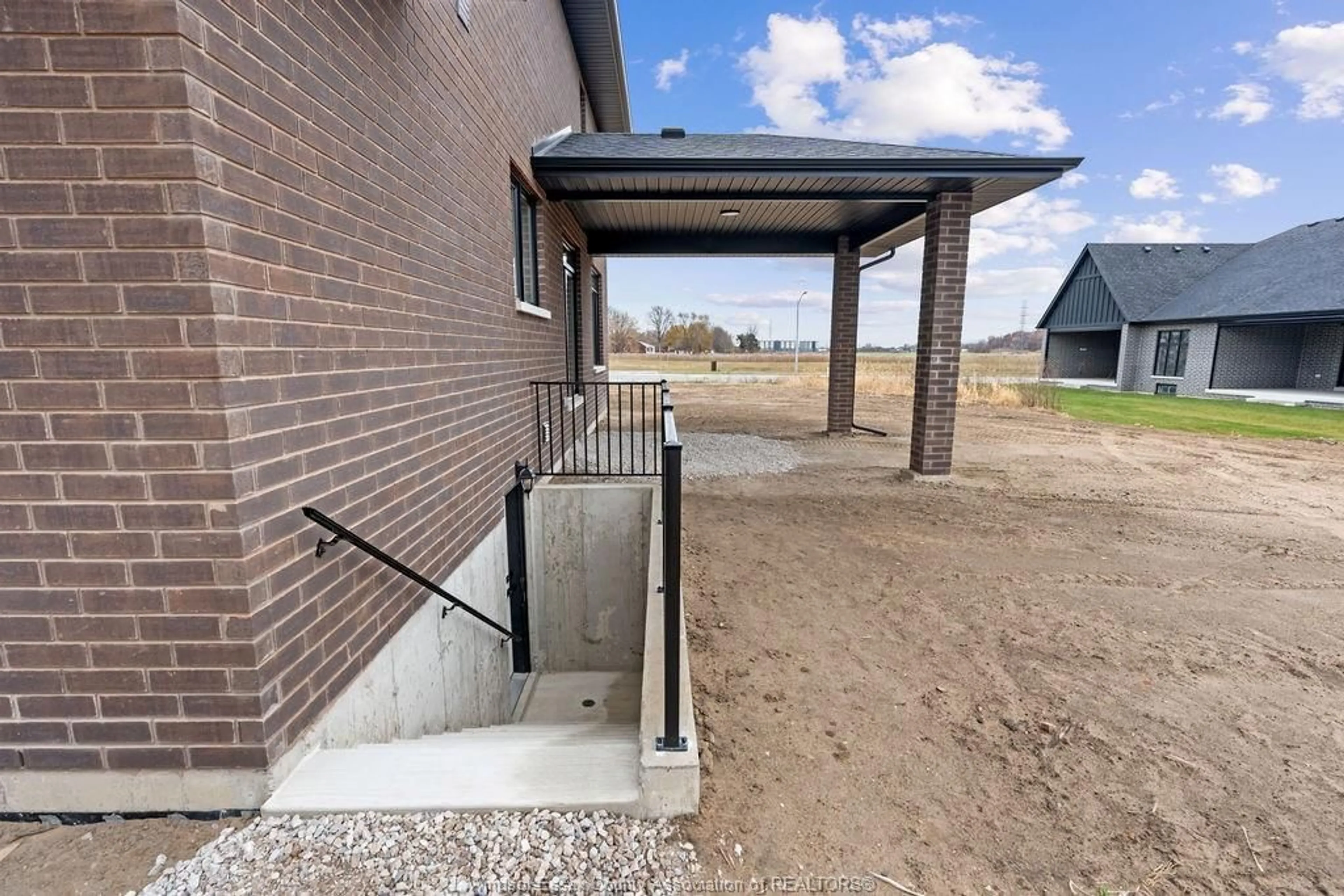 Patio, building for 4615 HURON CHURCH LINE Rd, LaSalle Ontario N9H 1H3