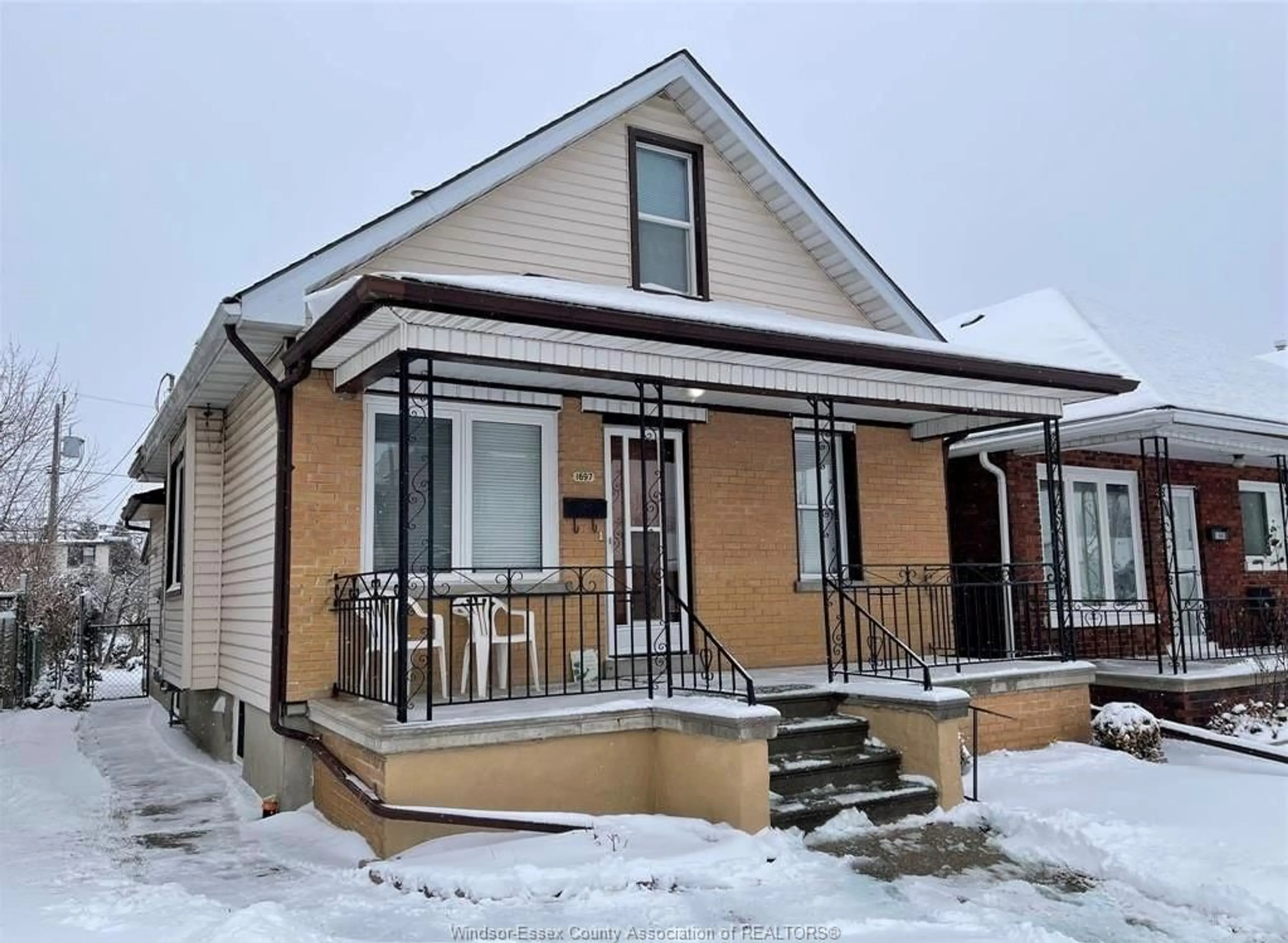 Unknown for 1697 PARENT Ave, Windsor Ontario N8X 4J9