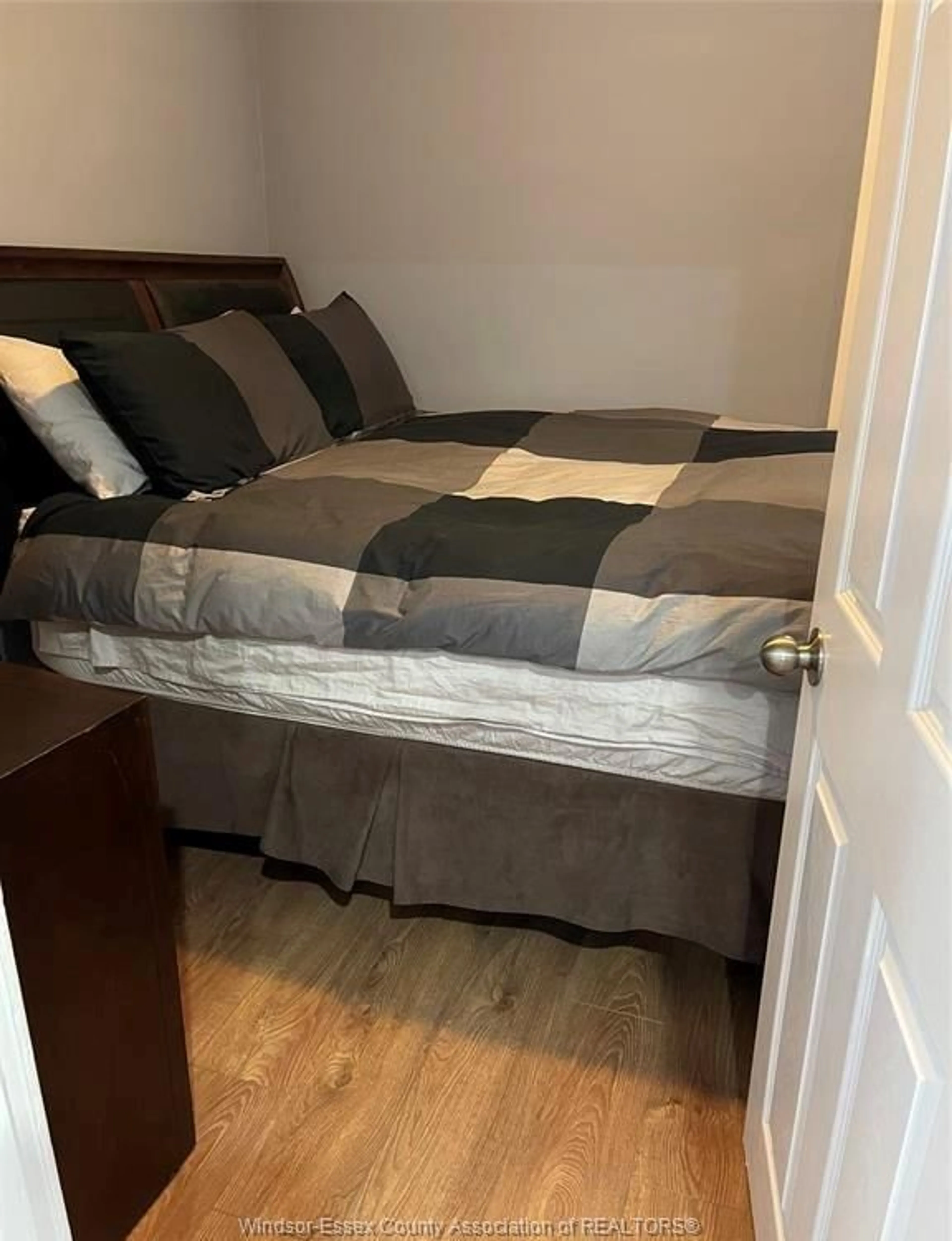 A pic of a room for 1697 PARENT Ave, Windsor Ontario N8X 4J9