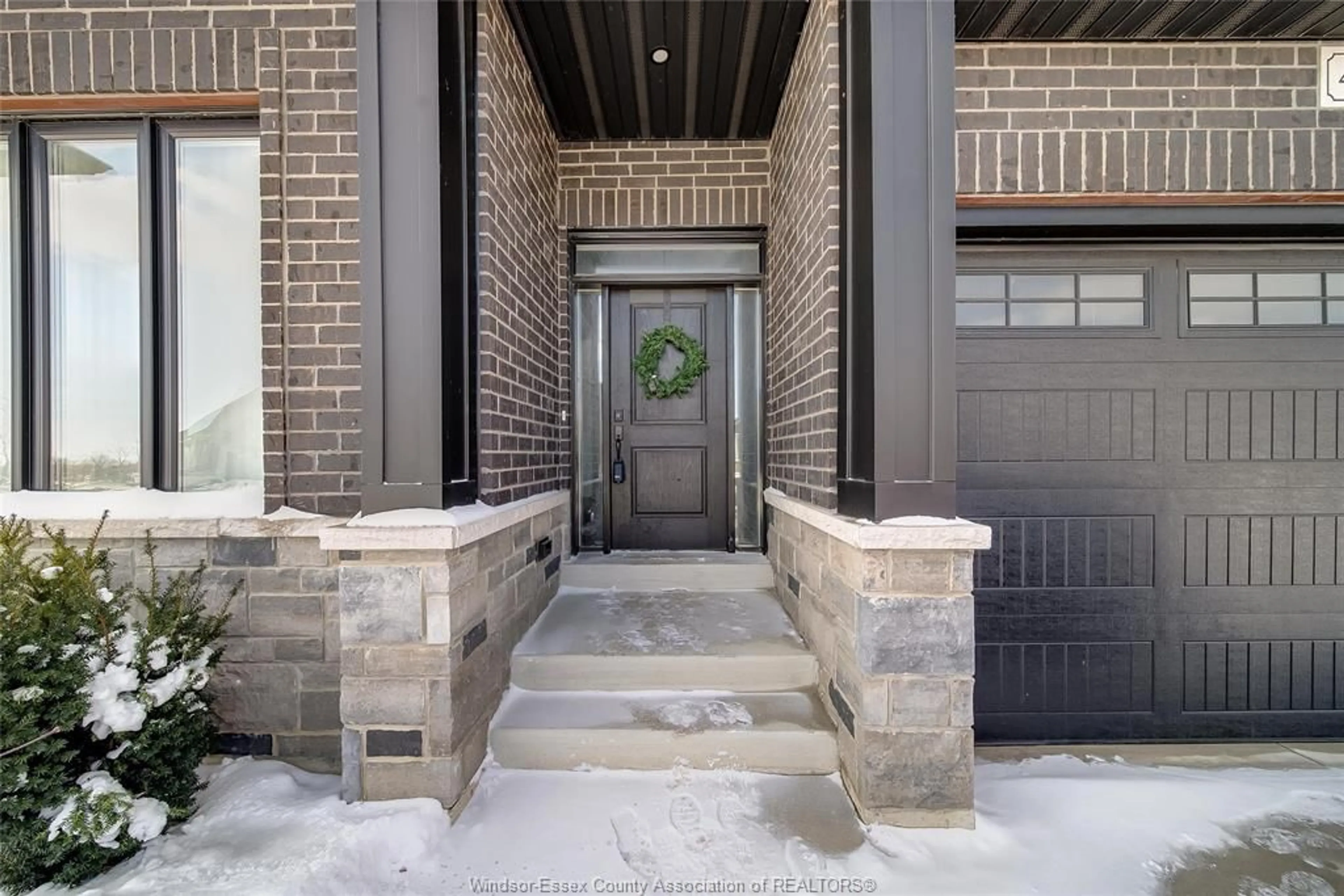 Indoor entryway for 410 CASERTA Cres, Lakeshore Ontario N0R 1Z0