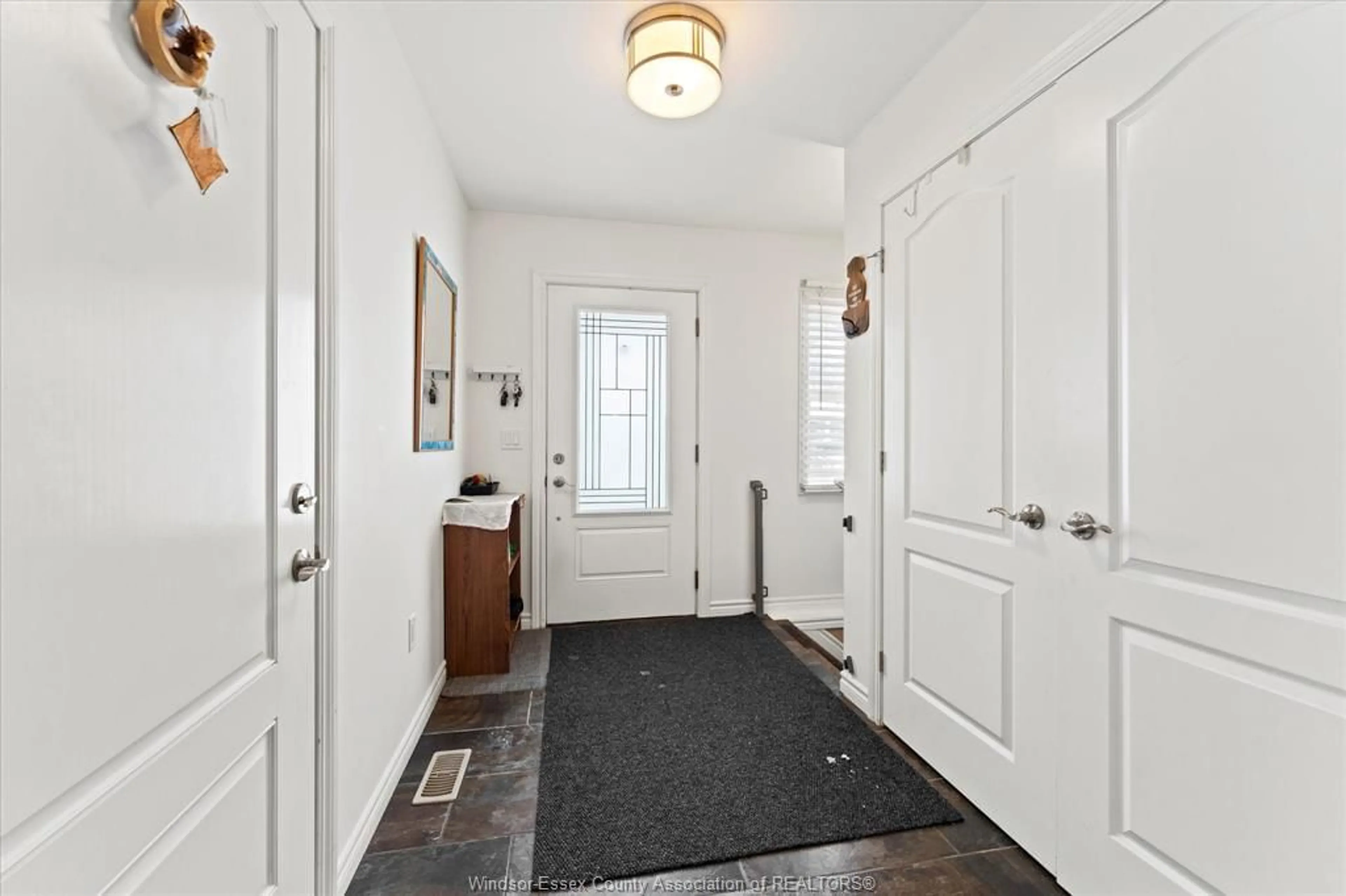 Indoor entryway for 132 FORHAN St, Amherstburg Ontario N9V 0B3