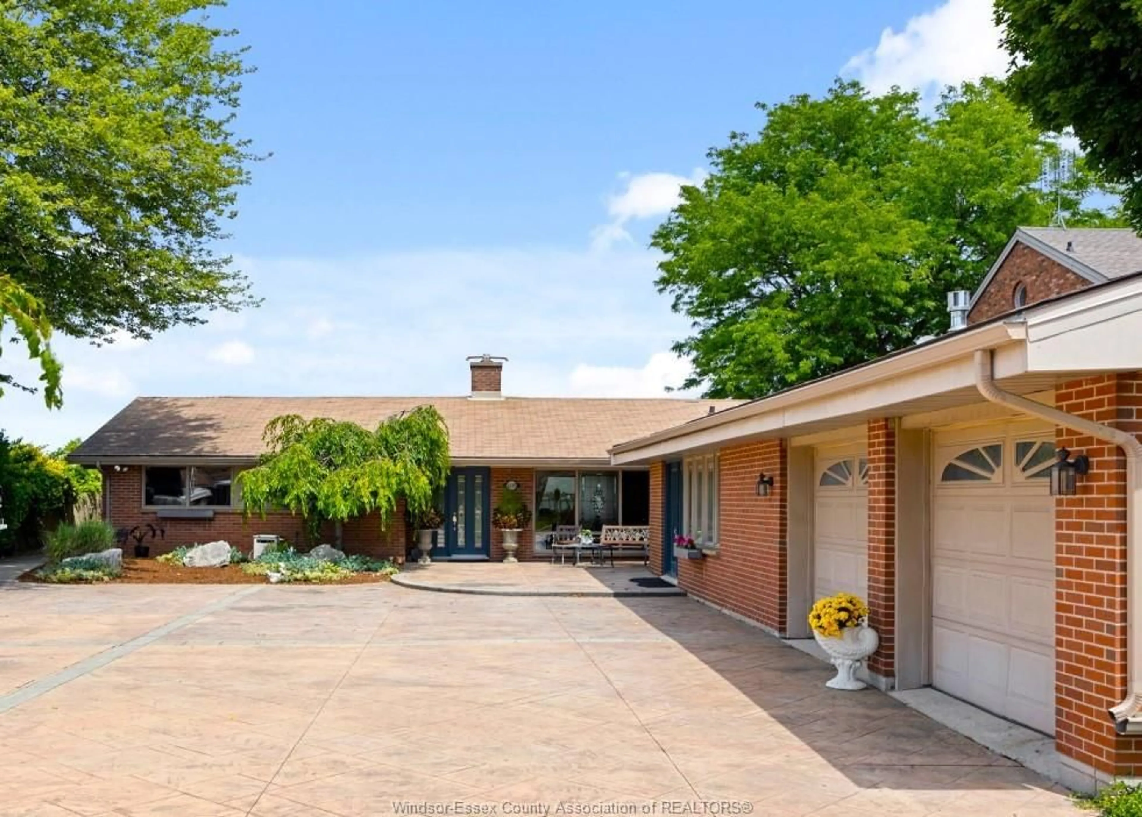 Unknown for 8280 Riverside Dr, Windsor Ontario N8S 1E6