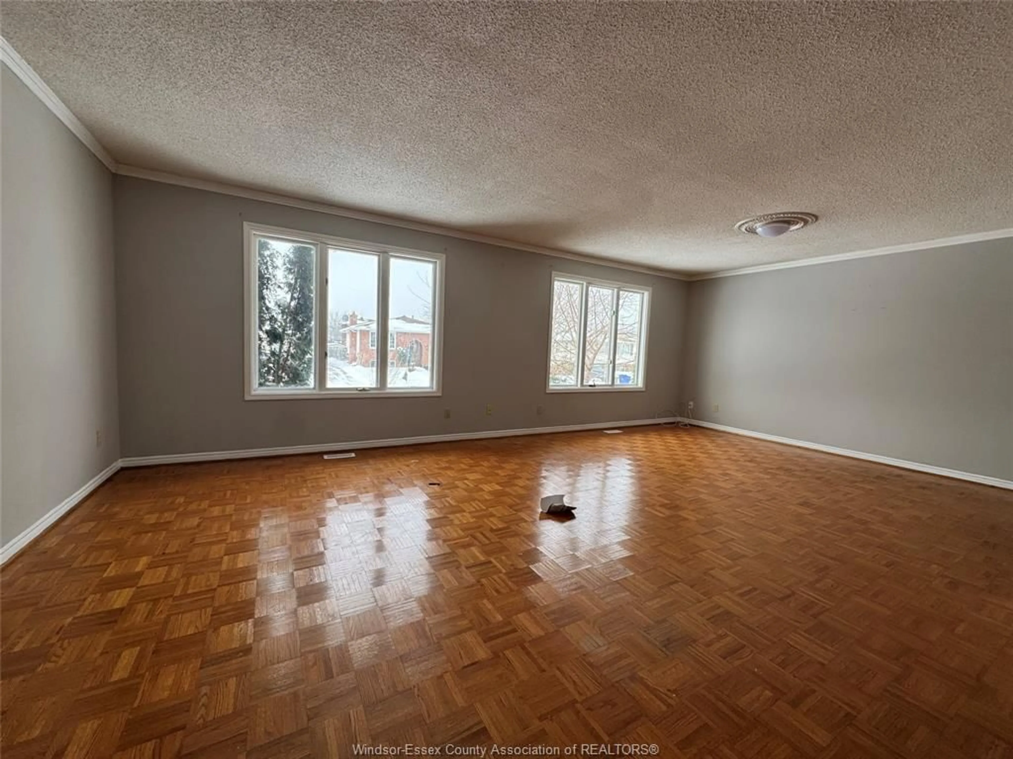 A pic of a room for 3034 FAZIO Dr, Windsor Ontario N9E 4G1