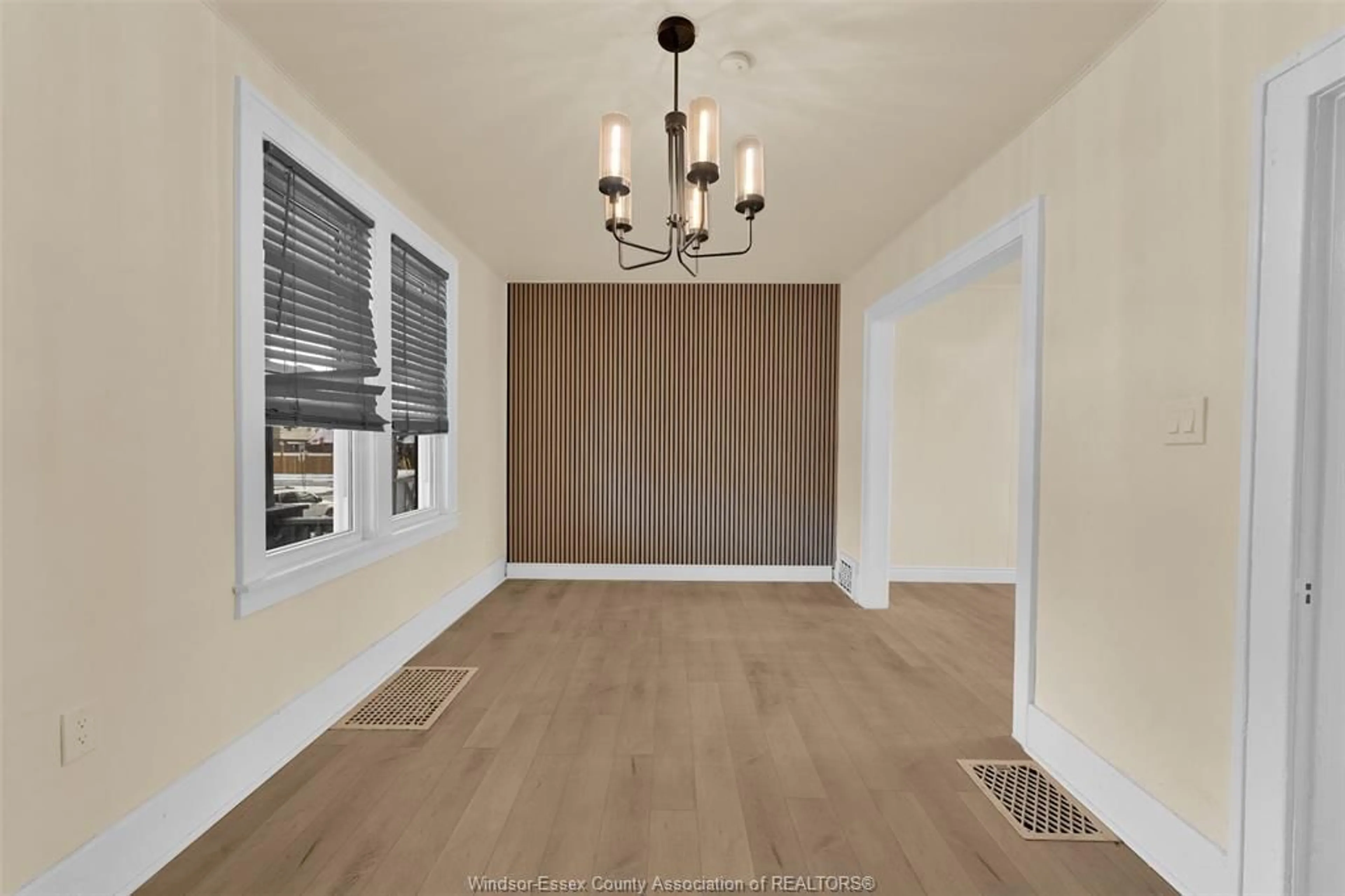 Unknown for 1127 WELLINGTON Ave, Windsor Ontario N9A 5K2