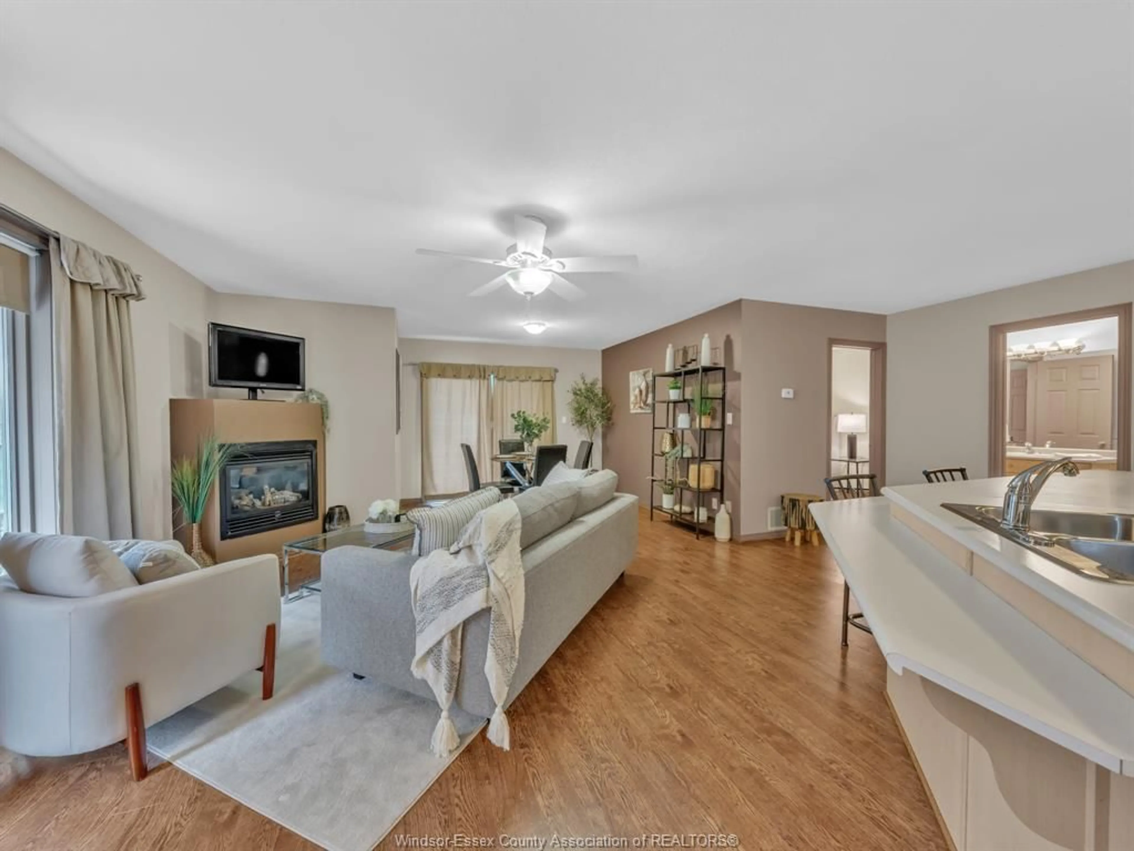 Living room with furniture, unknown for 348 RIDGEVIEW PLACE N, Amherstburg Ontario N9V 3Y6