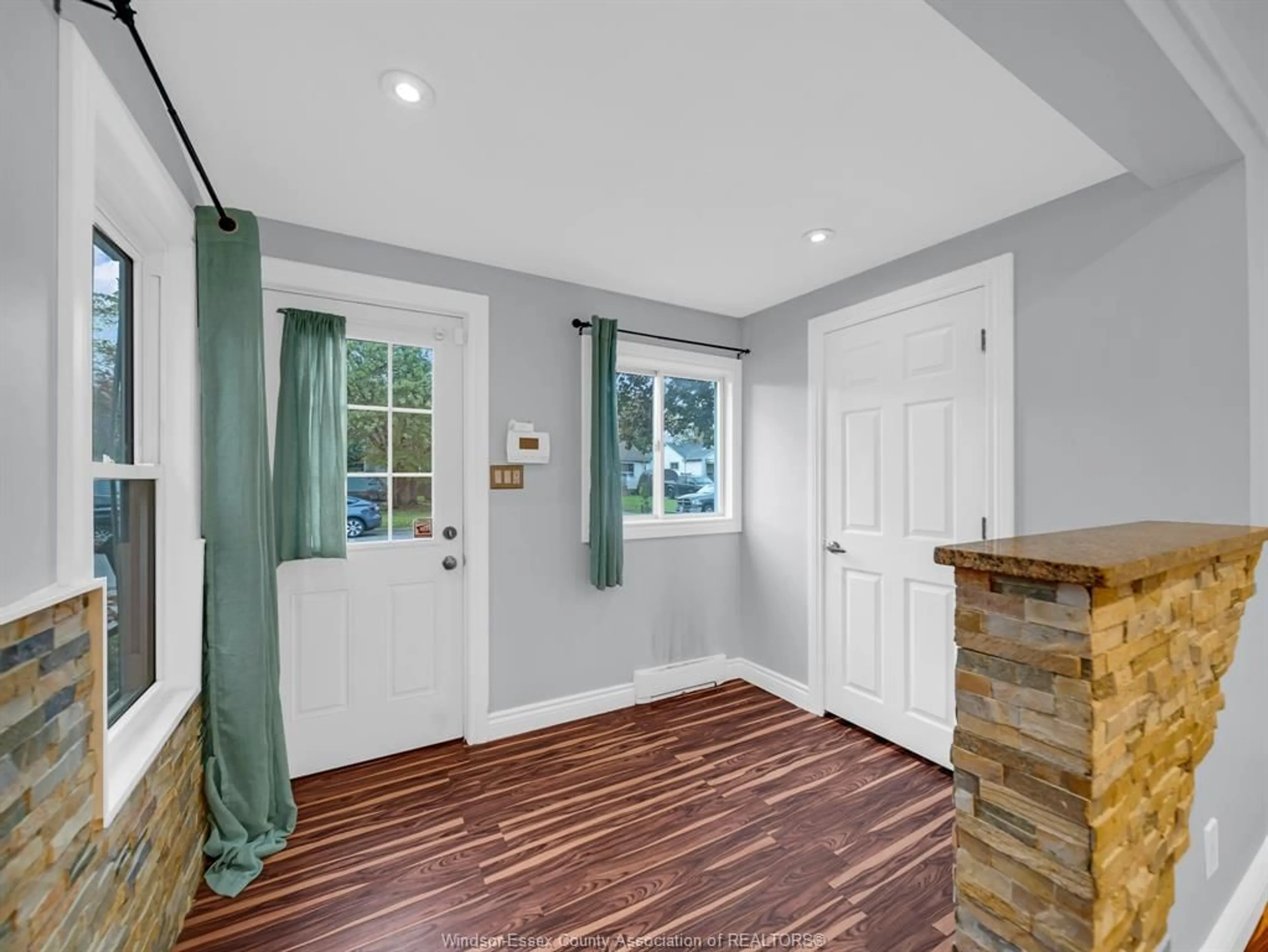 Indoor entryway for 674 Eugenie St, Windsor Ontario N8X 3Y4