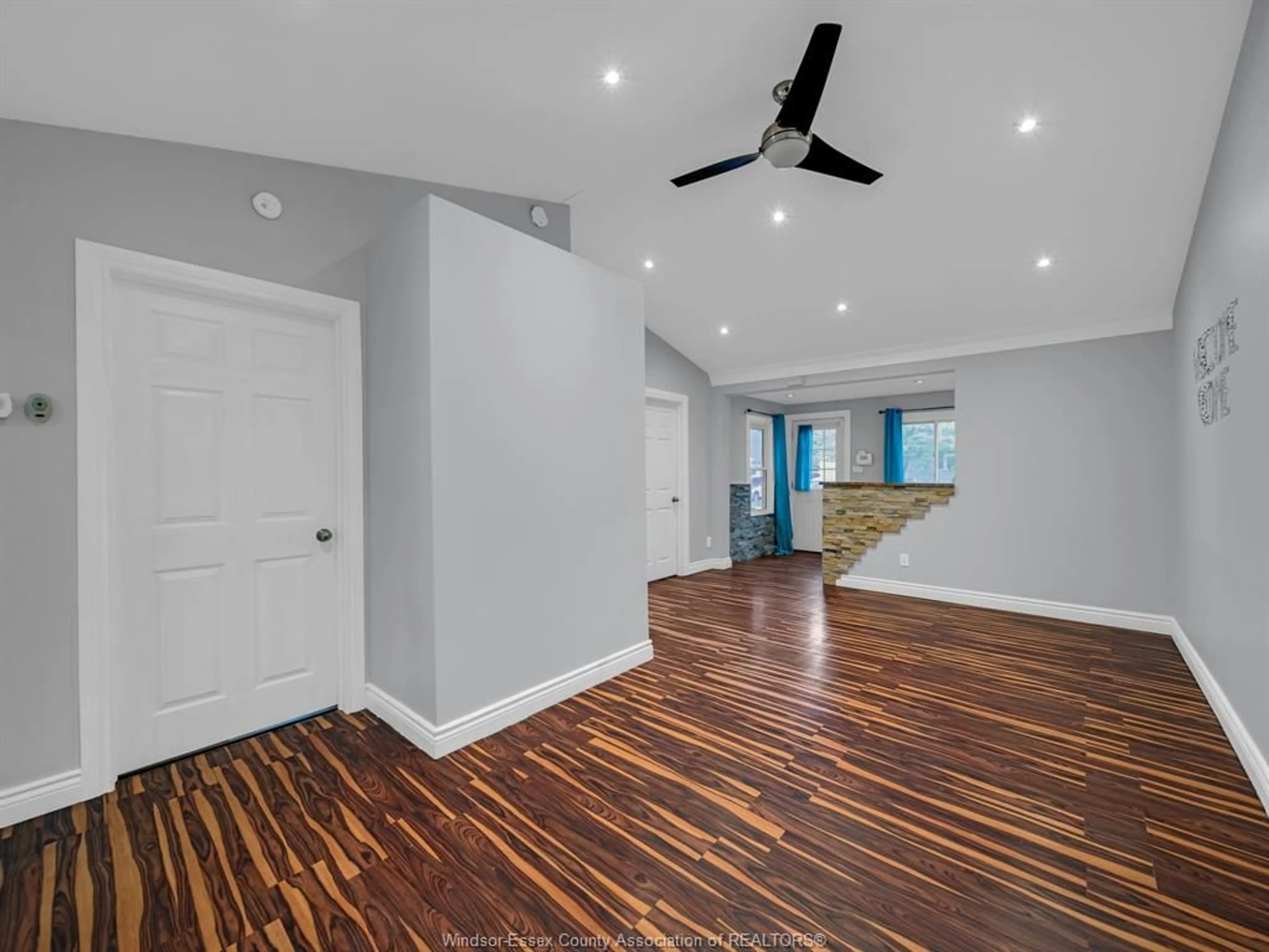 Unknown for 674 Eugenie St, Windsor Ontario N8X 3Y4