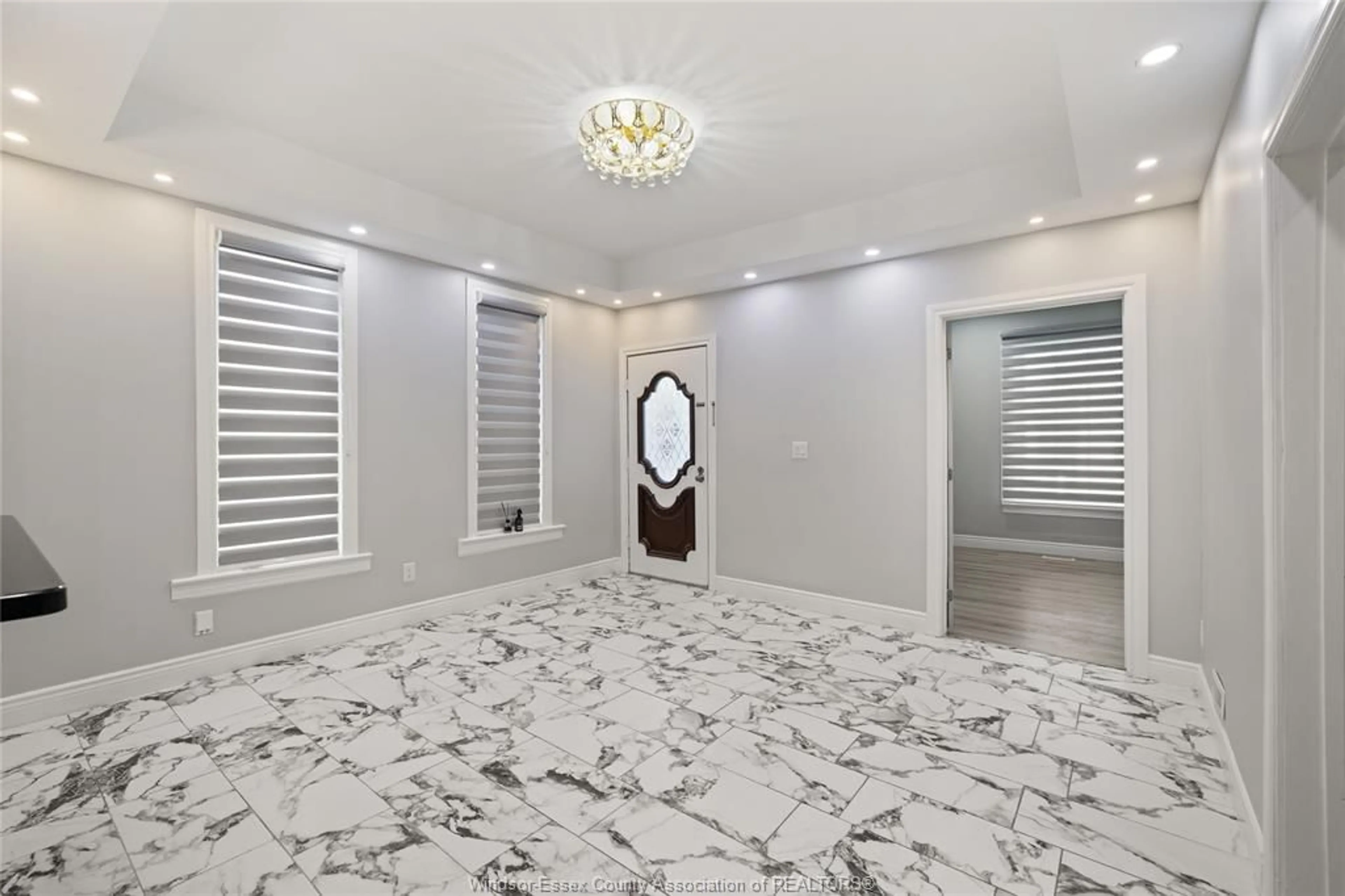 Unknown for 811 LANGLOIS Ave, Windsor Ontario N9A 2G9