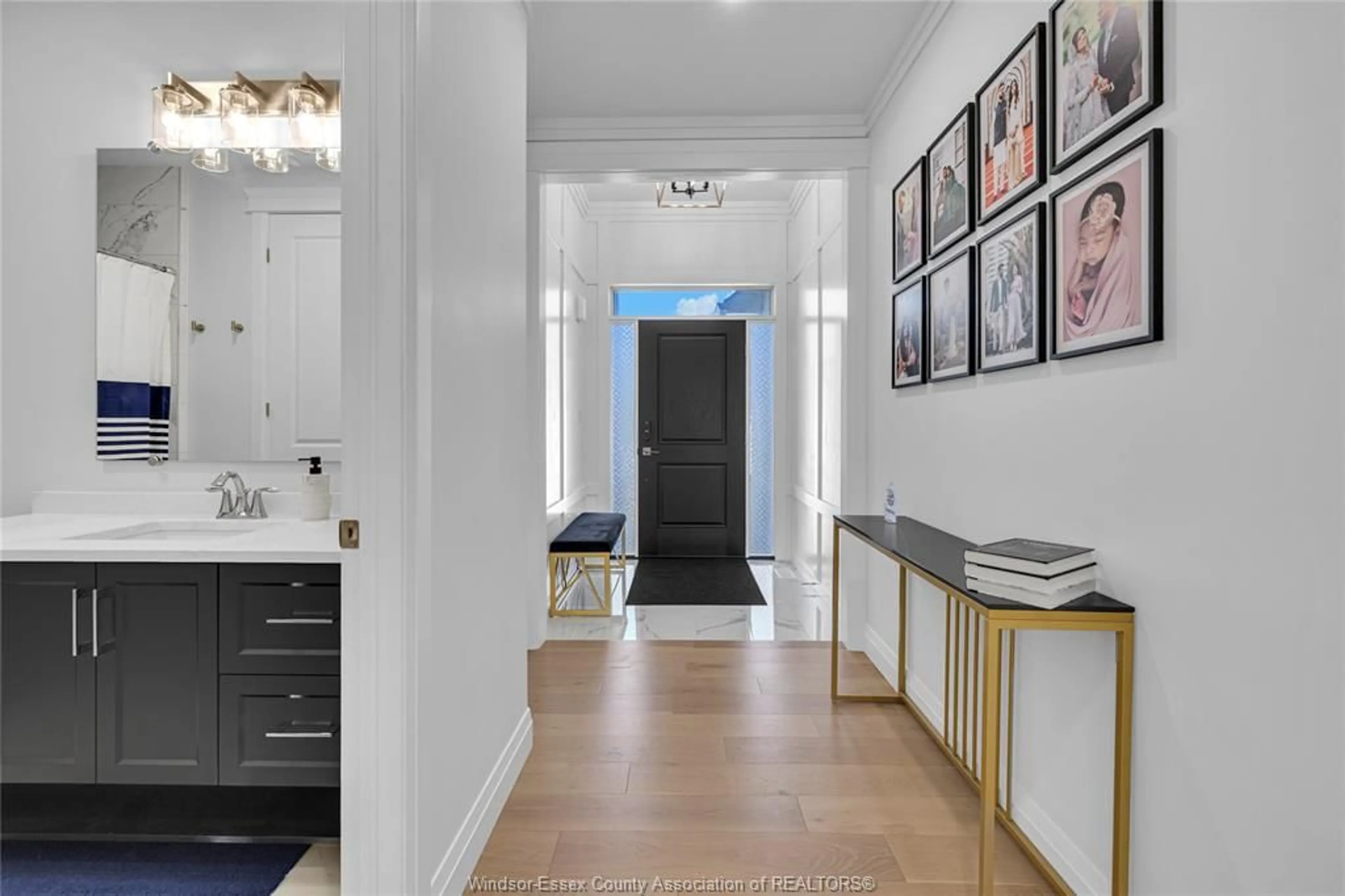 Indoor entryway for 385 MATESE St, Lakeshore Ontario N8L 0X5