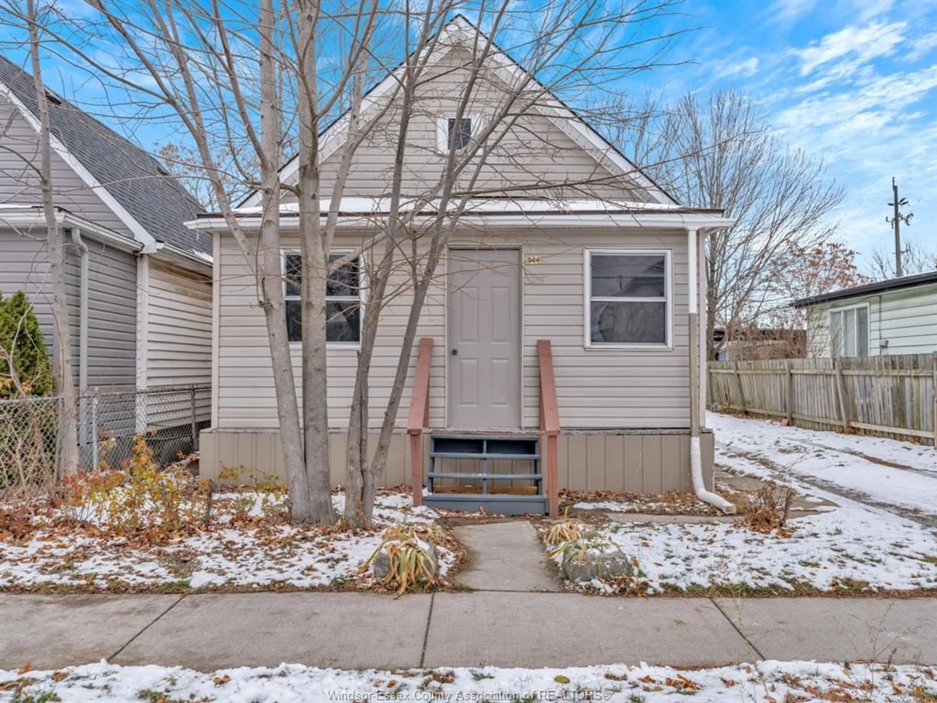 Unknown for 944 MAISONVILLE, Windsor Ontario N8Y 3R9