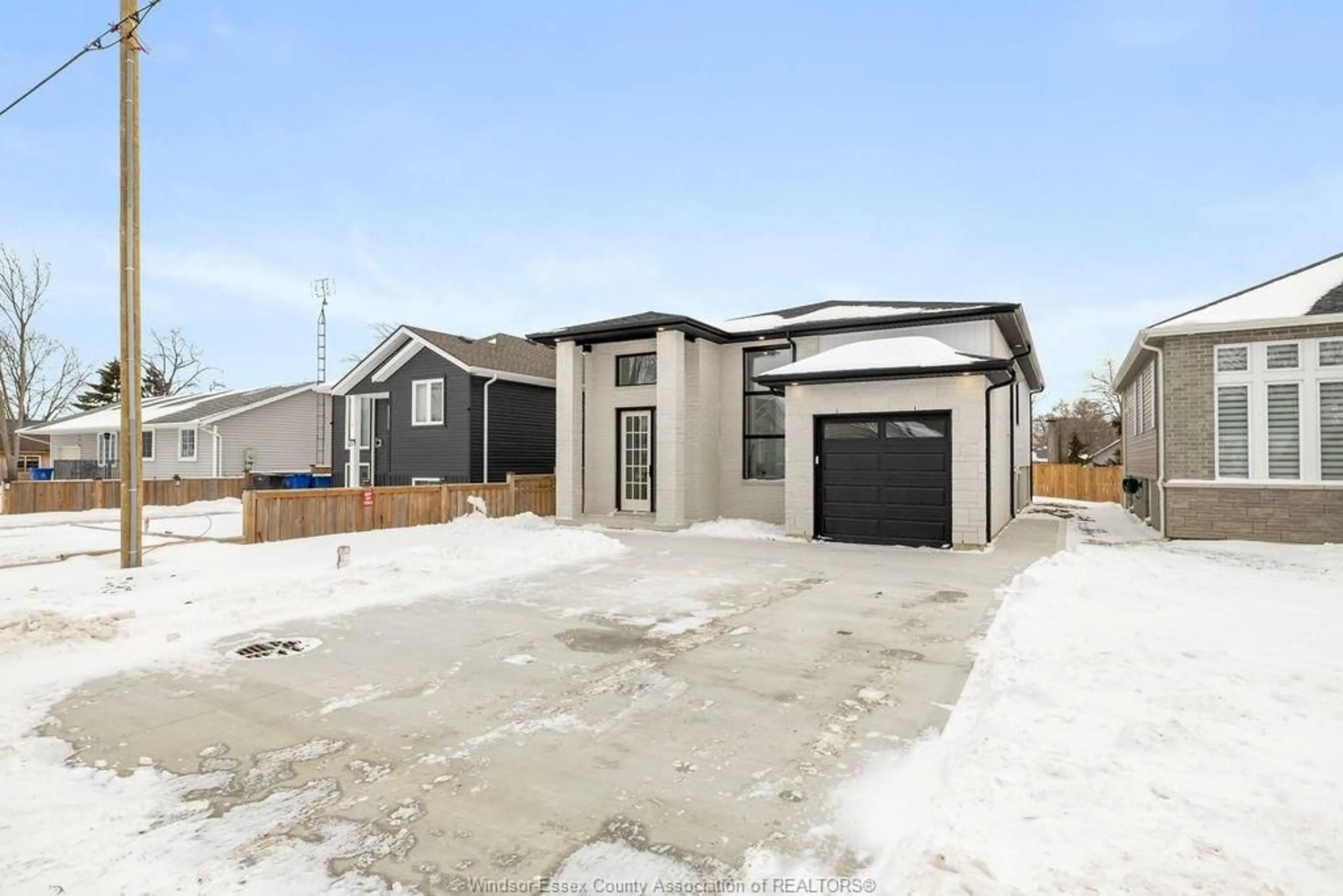 Unknown for 1063 MAPLE Ave, Kingsville Ontario N9Y 3T5