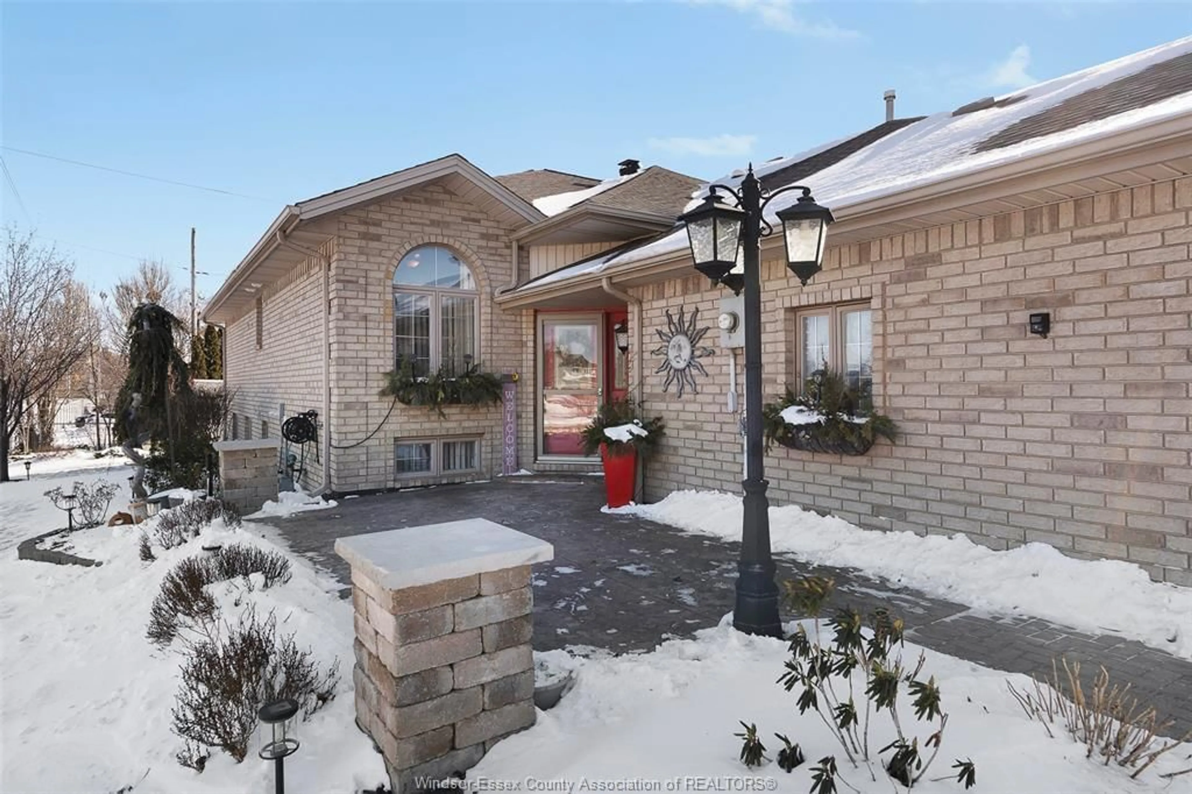 Home with brick exterior material, street for 2 QUEEN'S HILL Cres, Leamington Ontario N8H 5M6