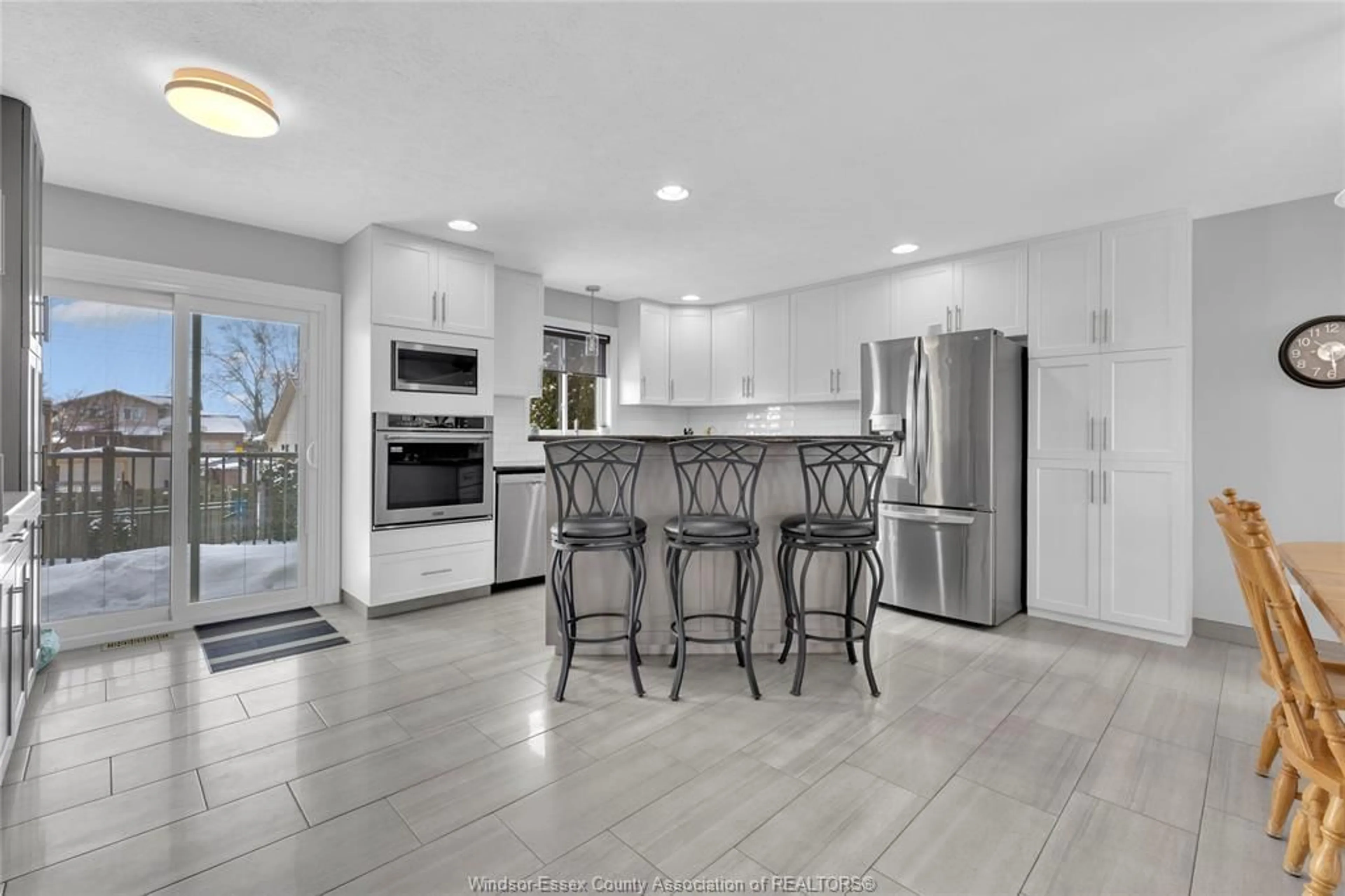 Open concept kitchen, ceramic/tile floor for 284 Sunnyside, LaSalle Ontario N9J 3J3