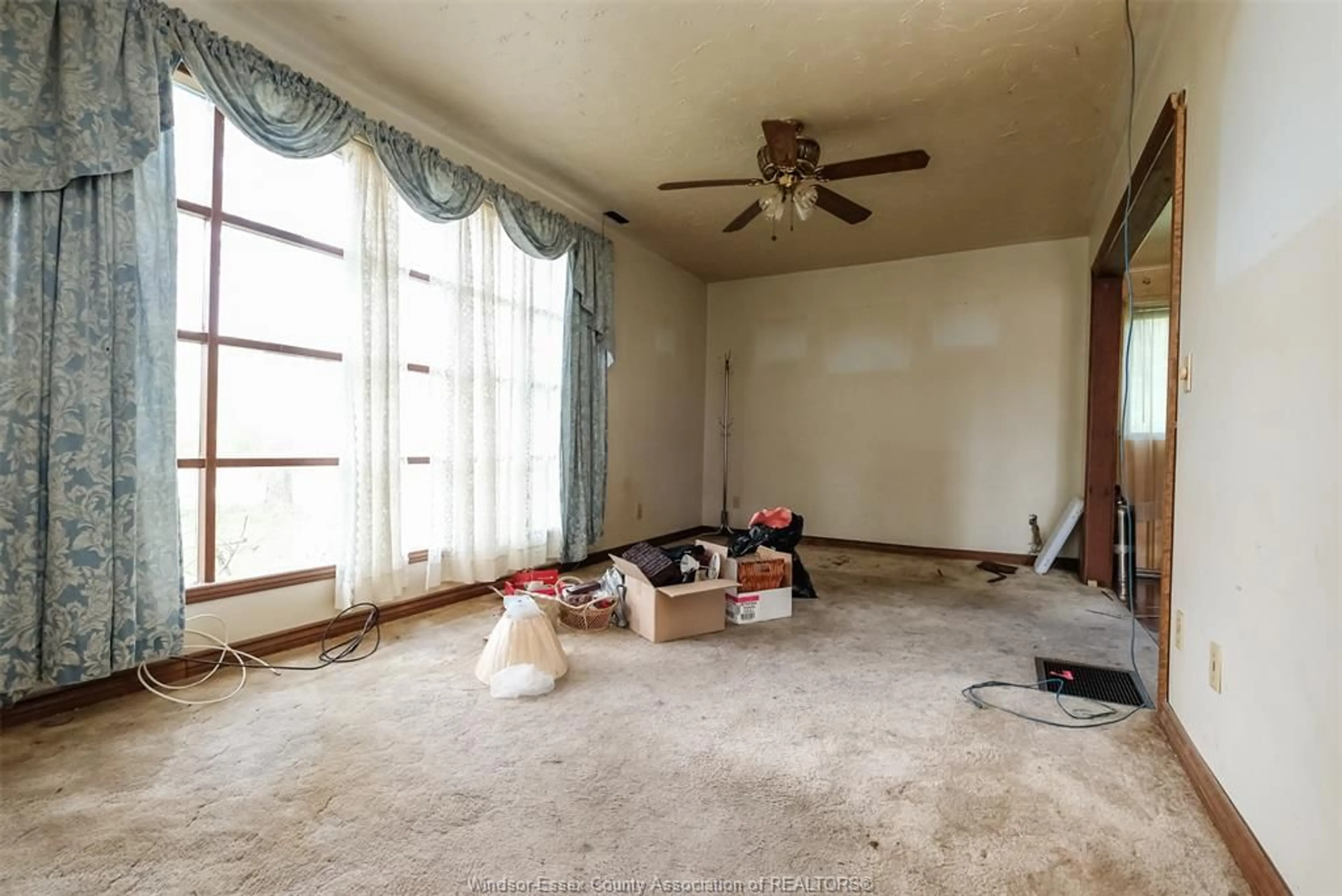 A pic of a room for 4641 MALDEN Rd, Windsor Ontario N9E 3T4