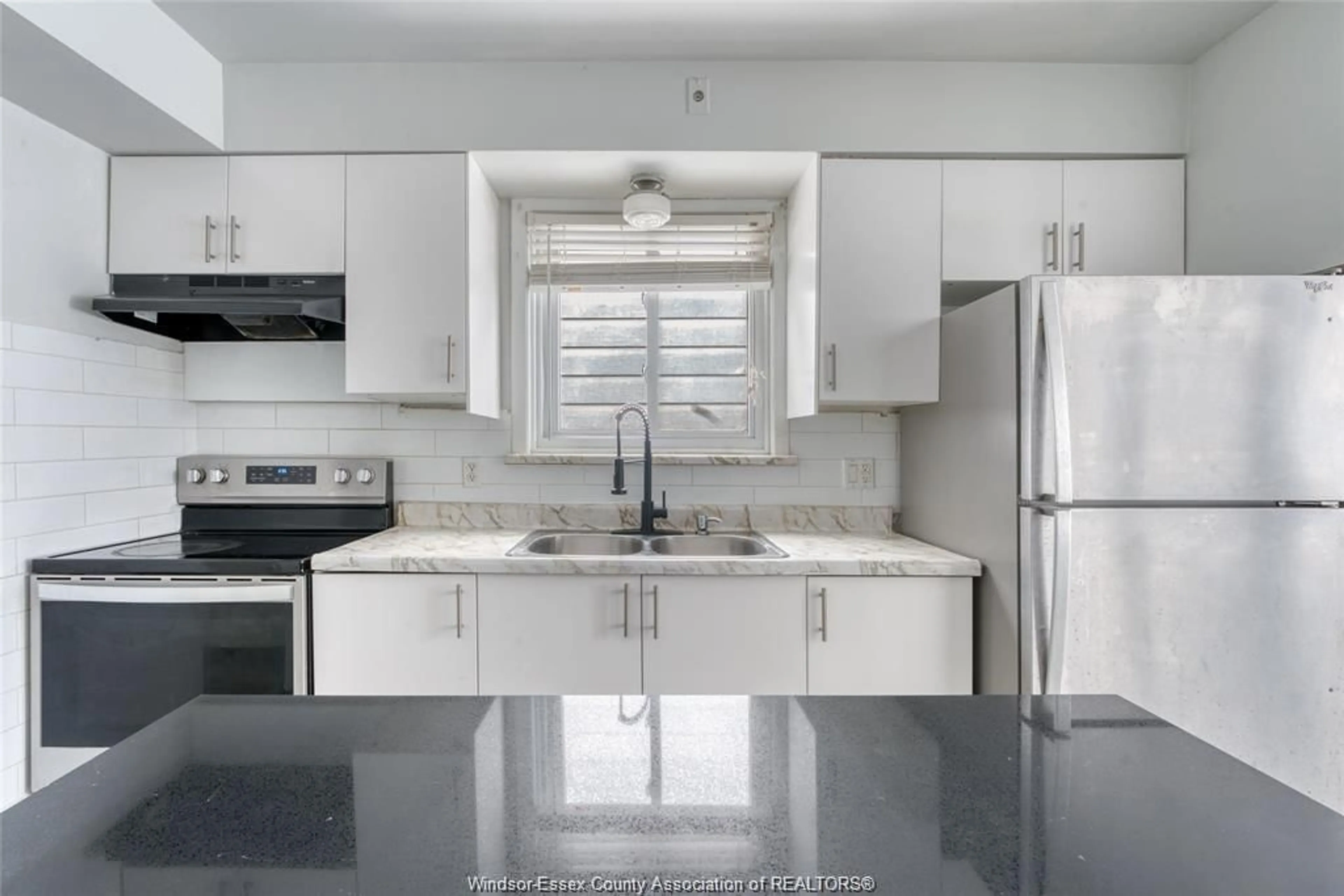 Standard kitchen, ceramic/tile floor for 1062 HOWARD Ave, Windsor Ontario N9A 1S7