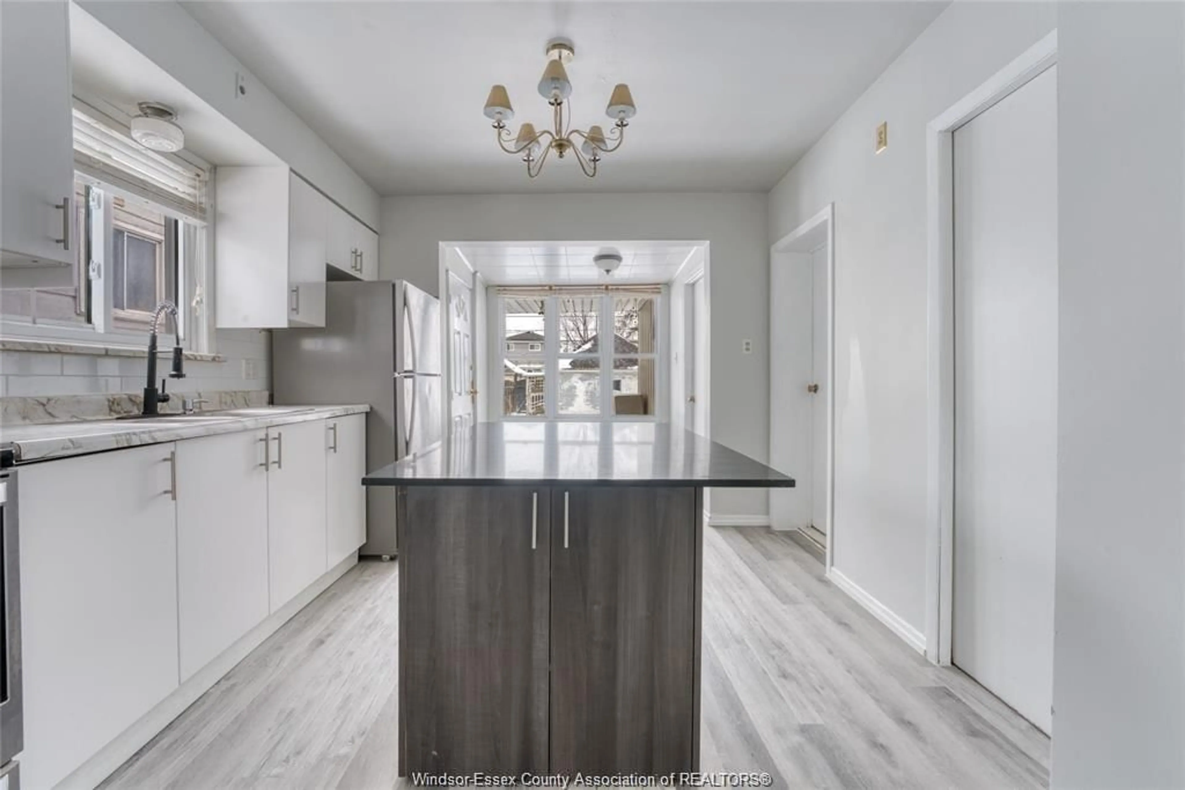 Open concept kitchen, unknown for 1062 HOWARD Ave, Windsor Ontario N9A 1S7