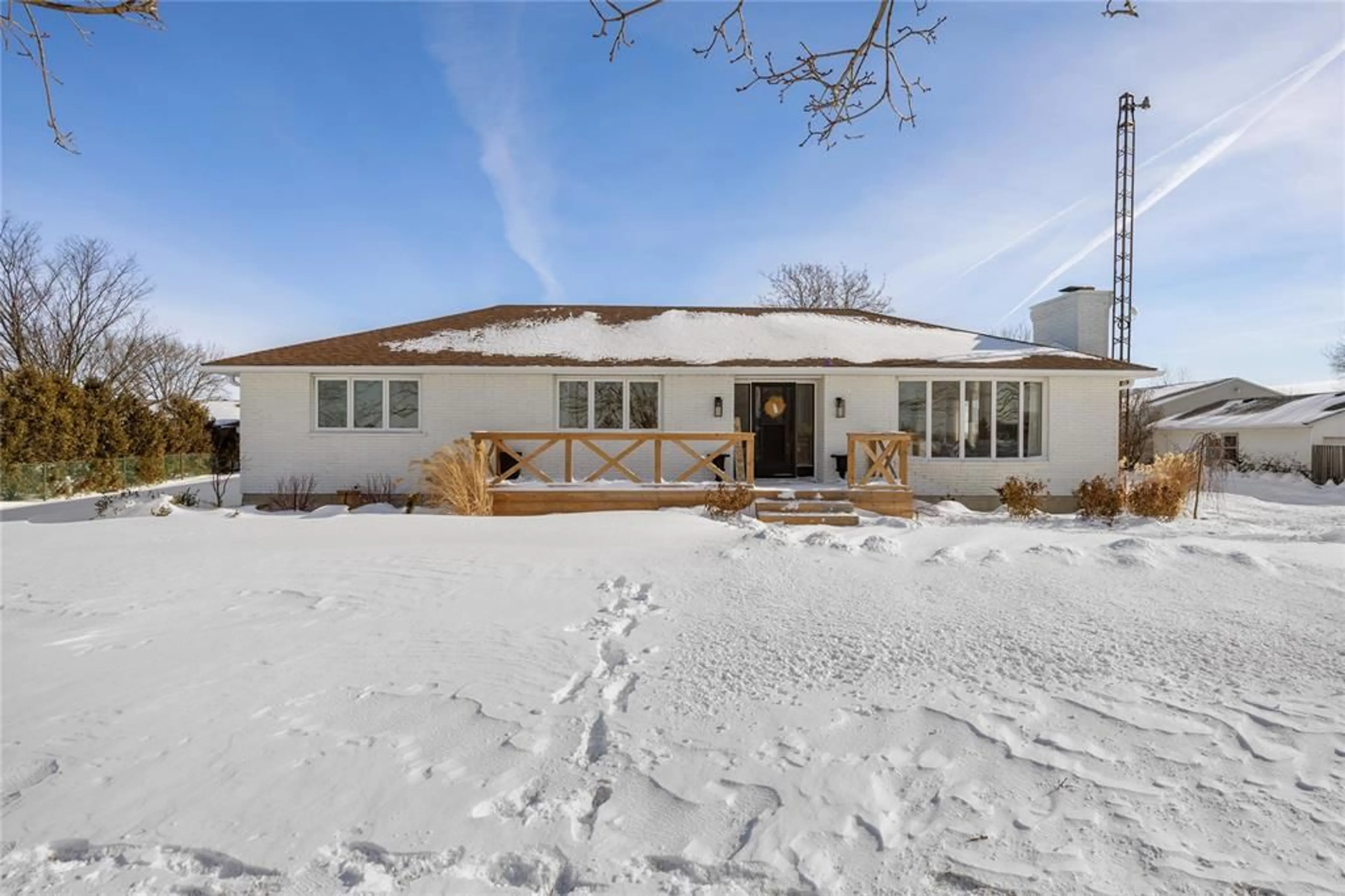 Unknown for 5328 MANDAUMIN Rd, Plympton-Wyoming Ontario N7T 7H3