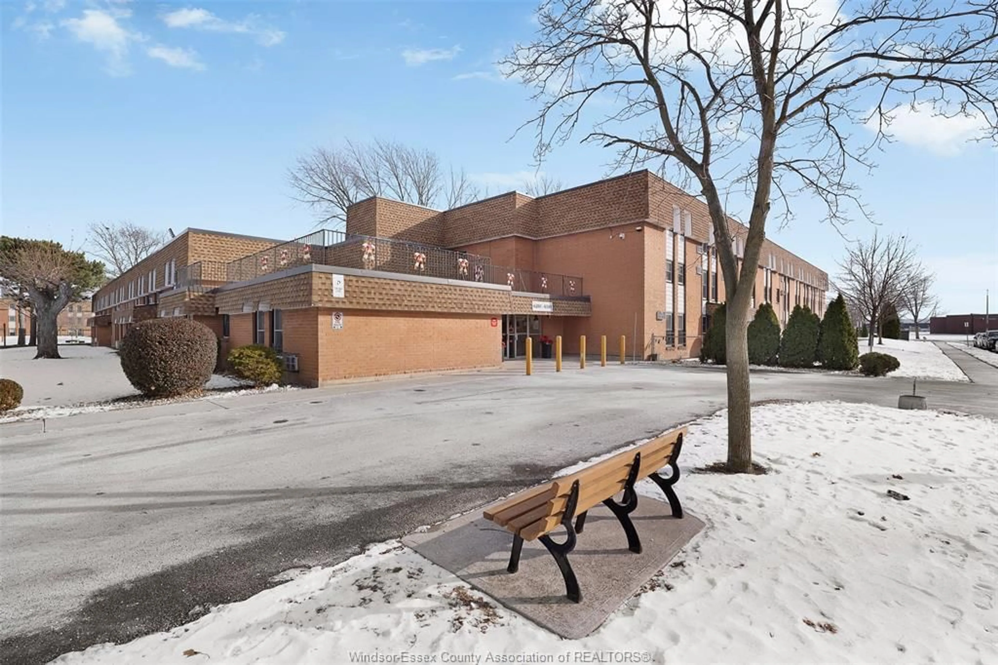 Patio, street for 6255 THORNBERRY Cres #272, Windsor Ontario N8T 3A5