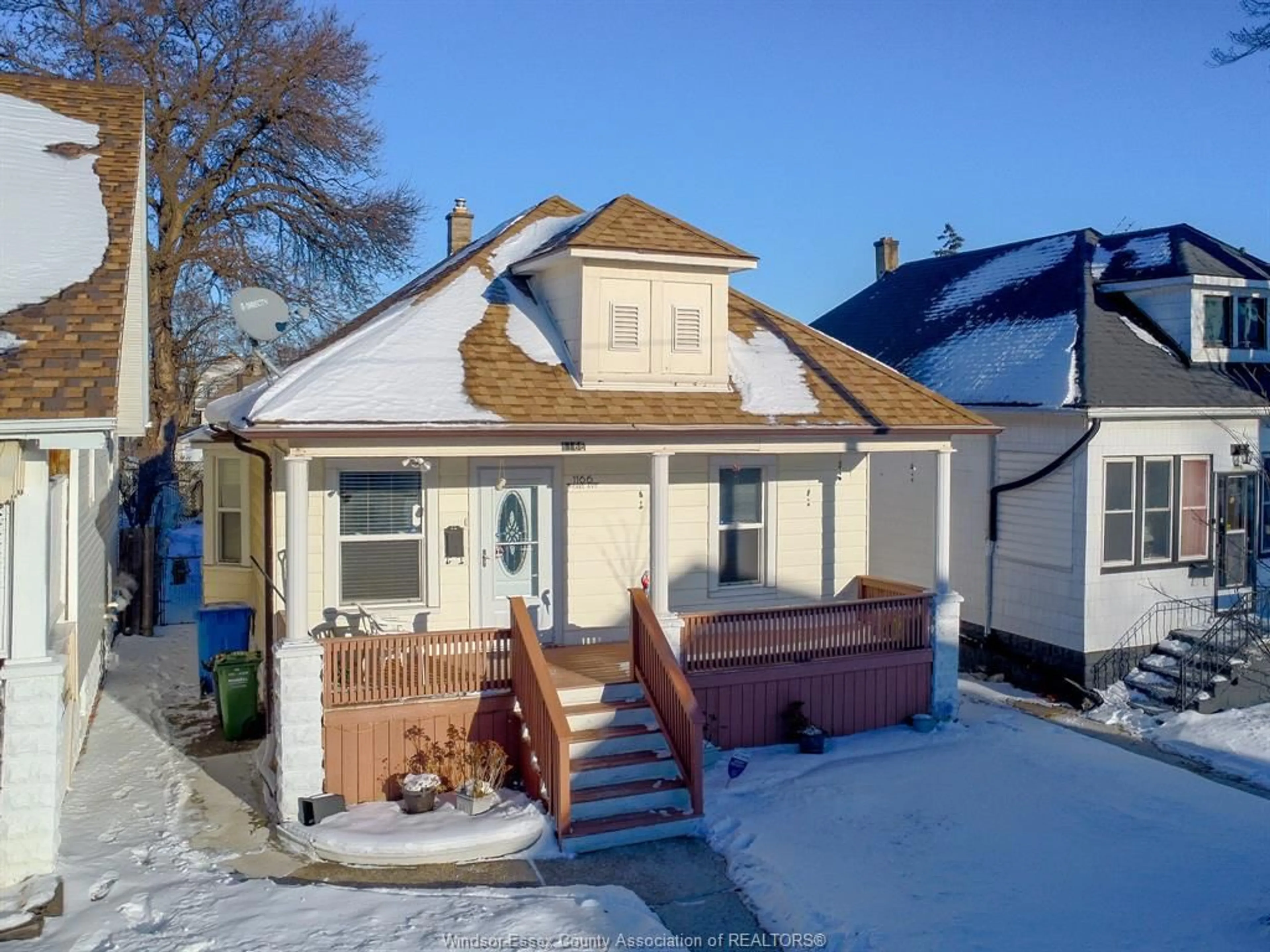 A pic from outside/outdoor area/front of a property/back of a property/a pic from drone, street for 1166 PIERRE, Windsor Ontario N9A 2L4