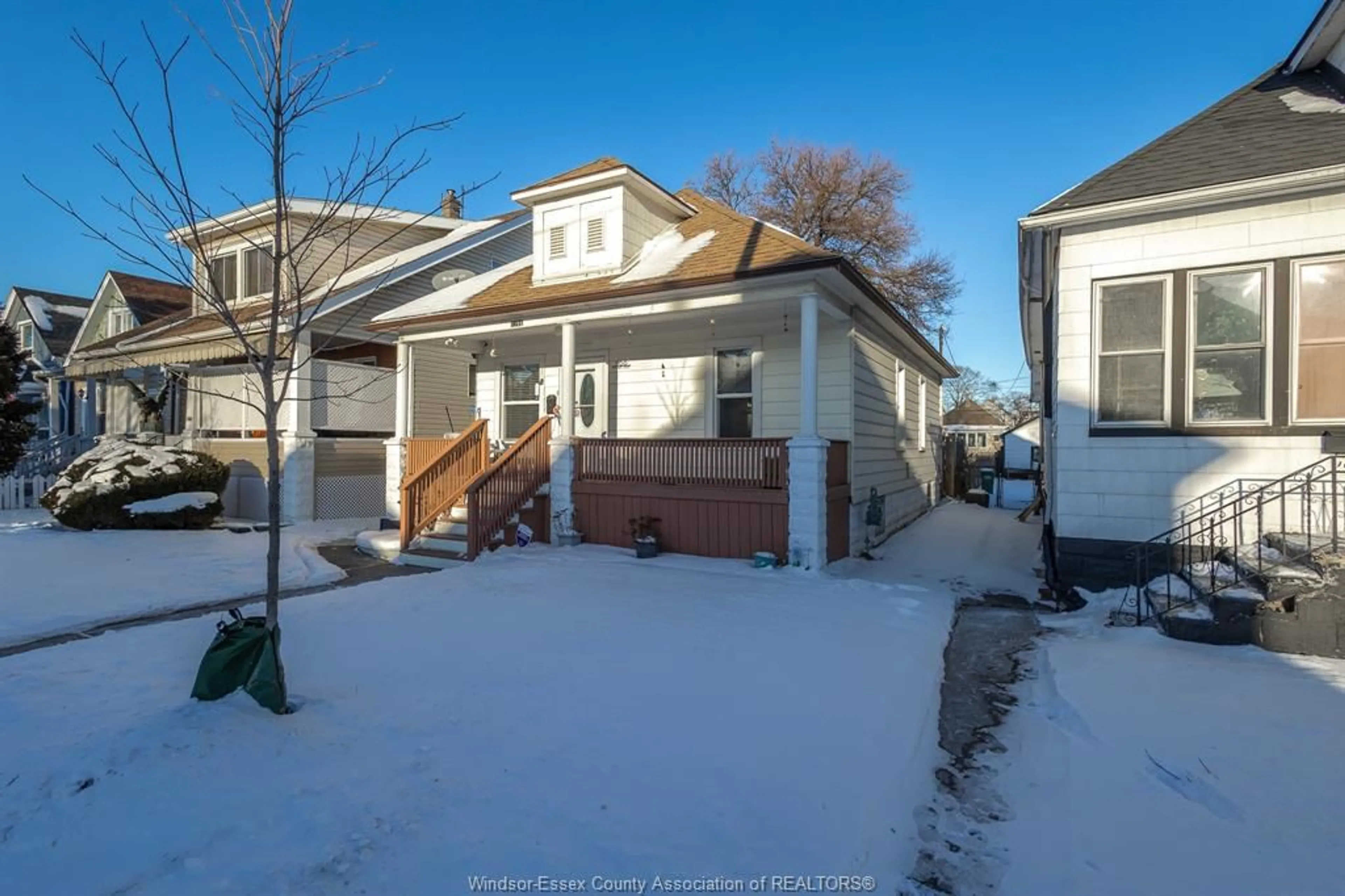 A pic from outside/outdoor area/front of a property/back of a property/a pic from drone, street for 1166 PIERRE, Windsor Ontario N9A 2L4