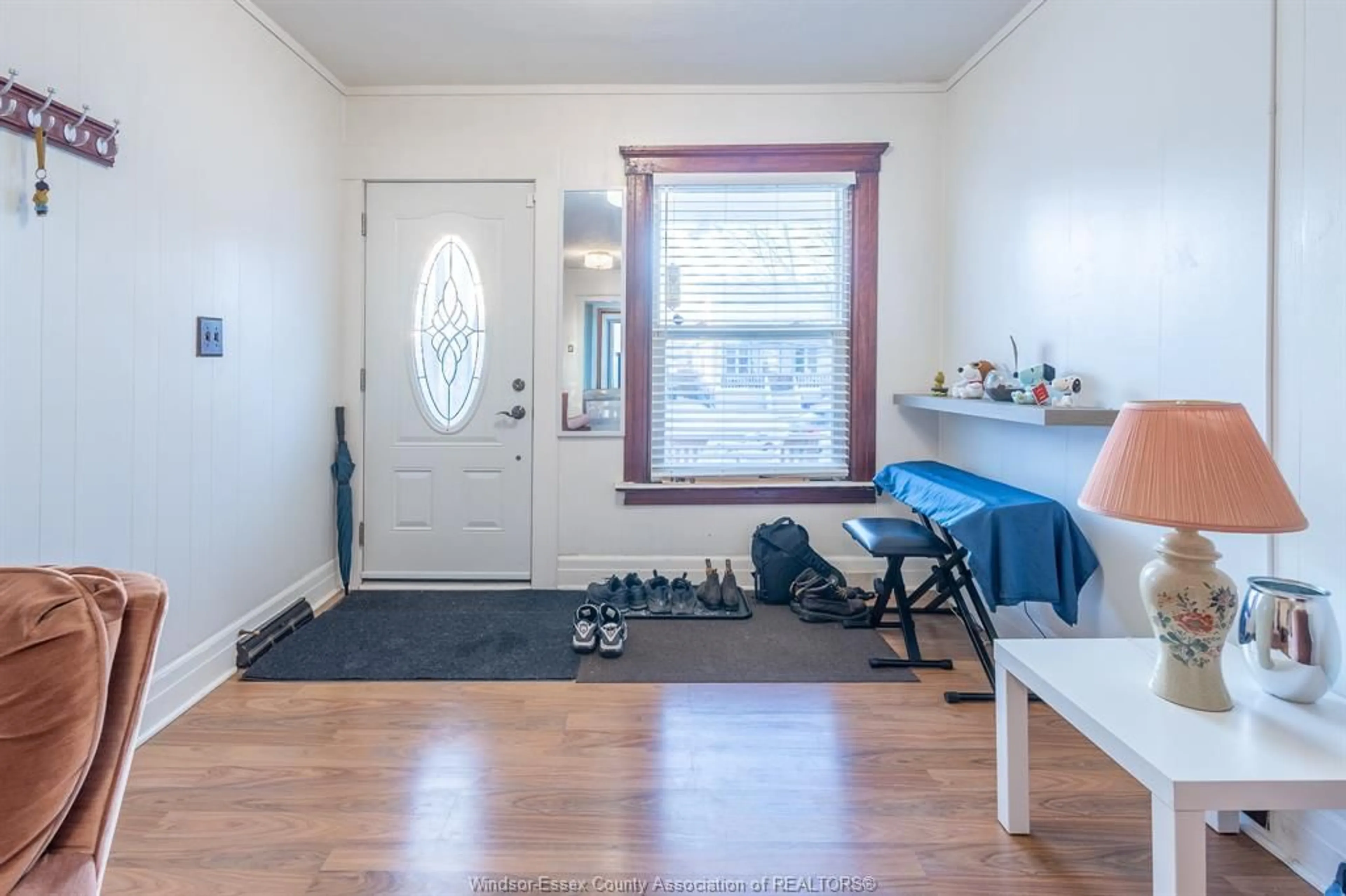 Indoor entryway for 1166 PIERRE, Windsor Ontario N9A 2L4