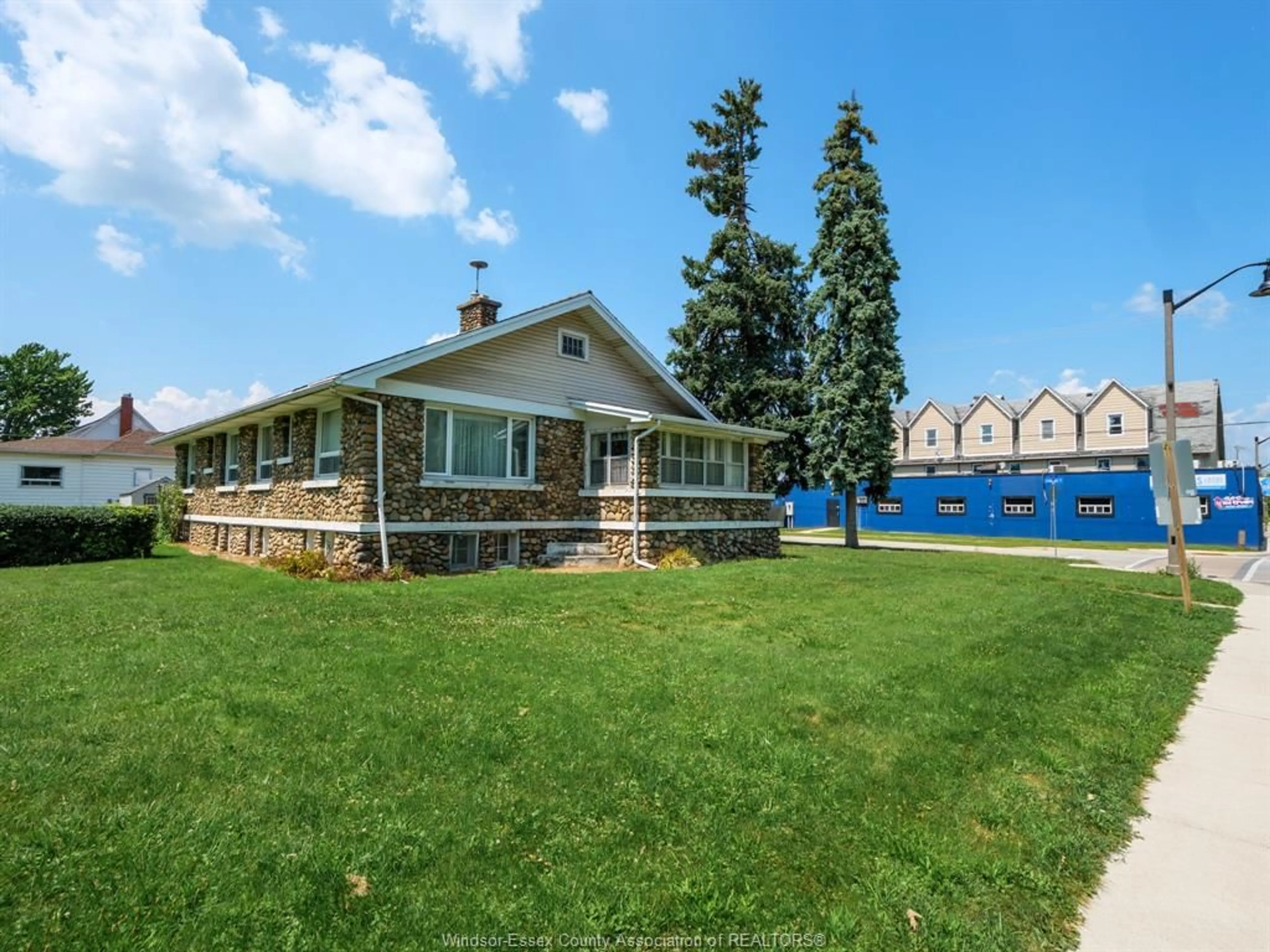 Patio, water/lake/river/ocean view for 235 Queen St, Harrow Ontario N0R 1G0