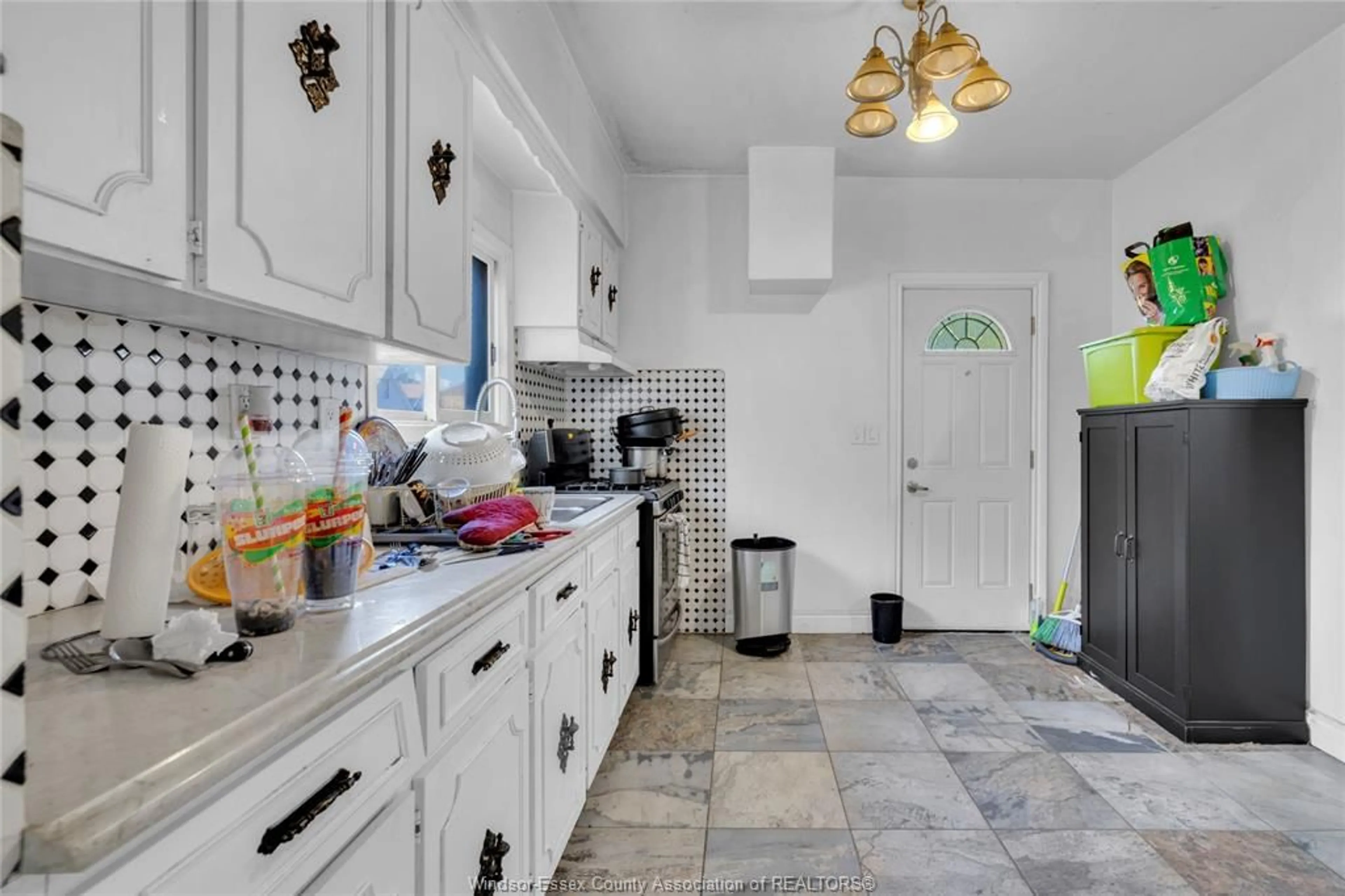 Unknown for 304 LANGLOIS Ave, Windsor Ontario N9A 2G1