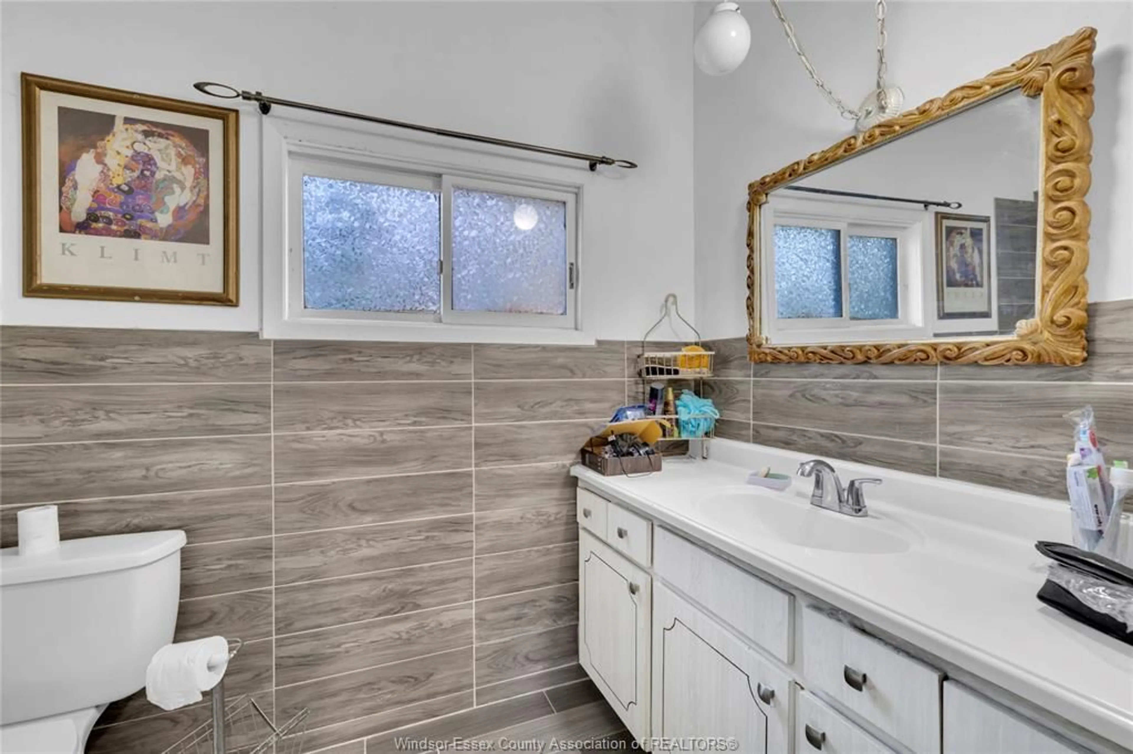 Contemporary bathroom, ceramic/tile floor for 304 LANGLOIS Ave, Windsor Ontario N9A 2G1