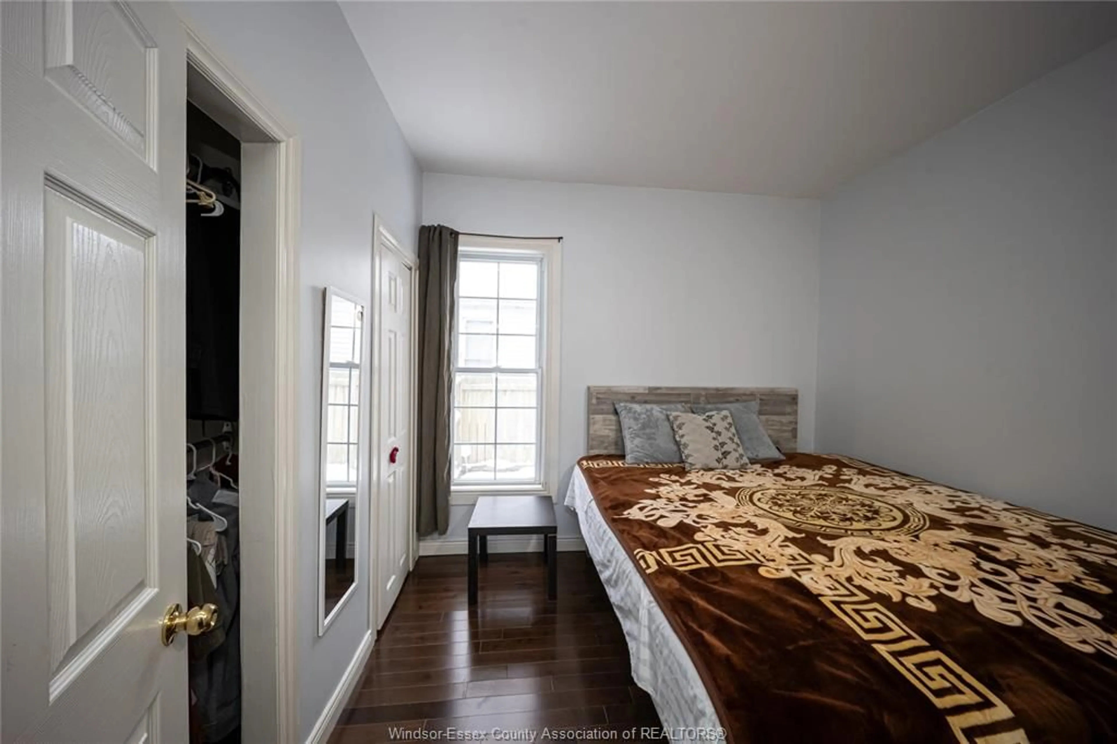 Unknown for 894 UNIVERSITY Ave, Windsor Ontario N9A 2Z9