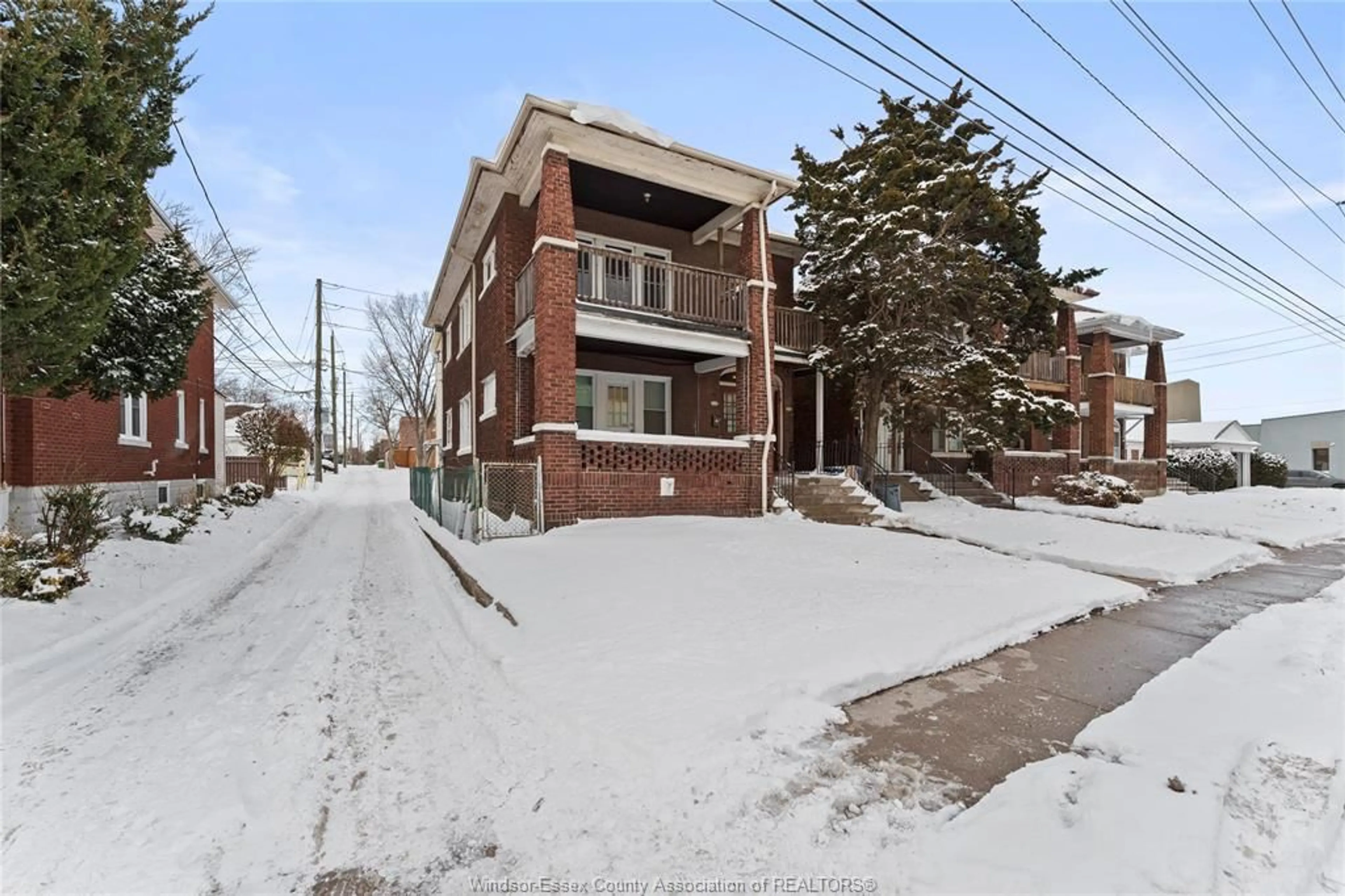 Unknown for 252-254 GILES Blvd, Windsor Ontario N9A 4C2