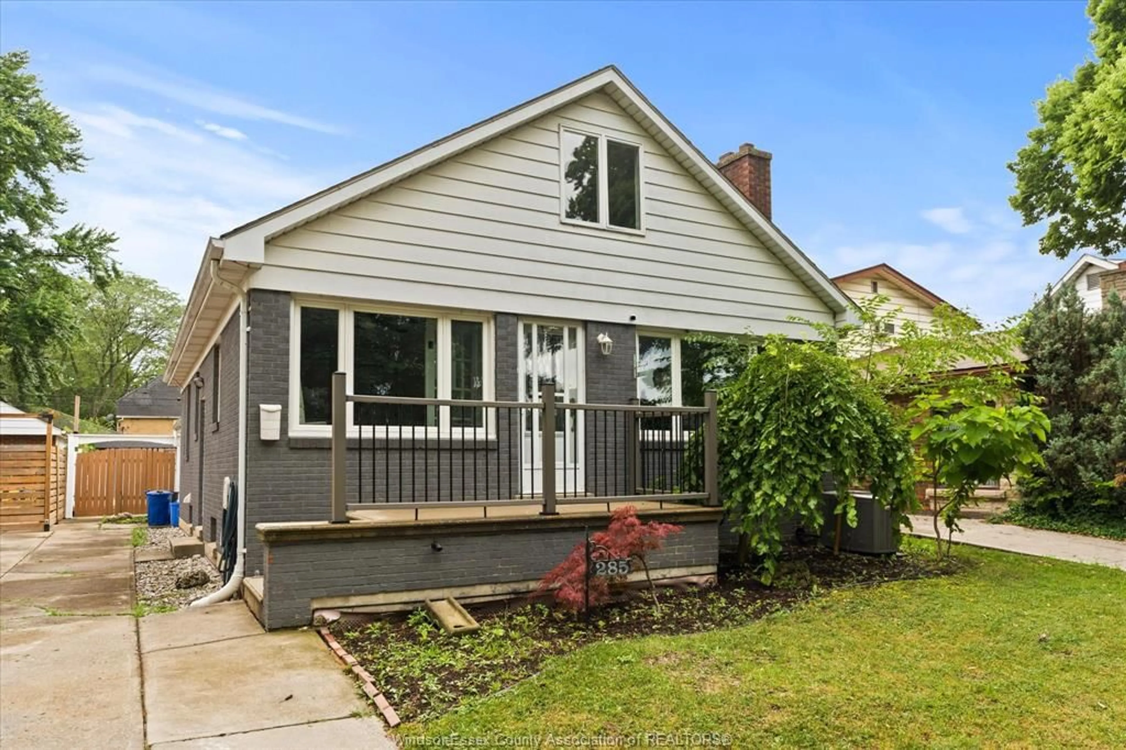 Home with vinyl exterior material, street for 285 BELLEPERCHE Pl, Windsor Ontario N8S 3B6