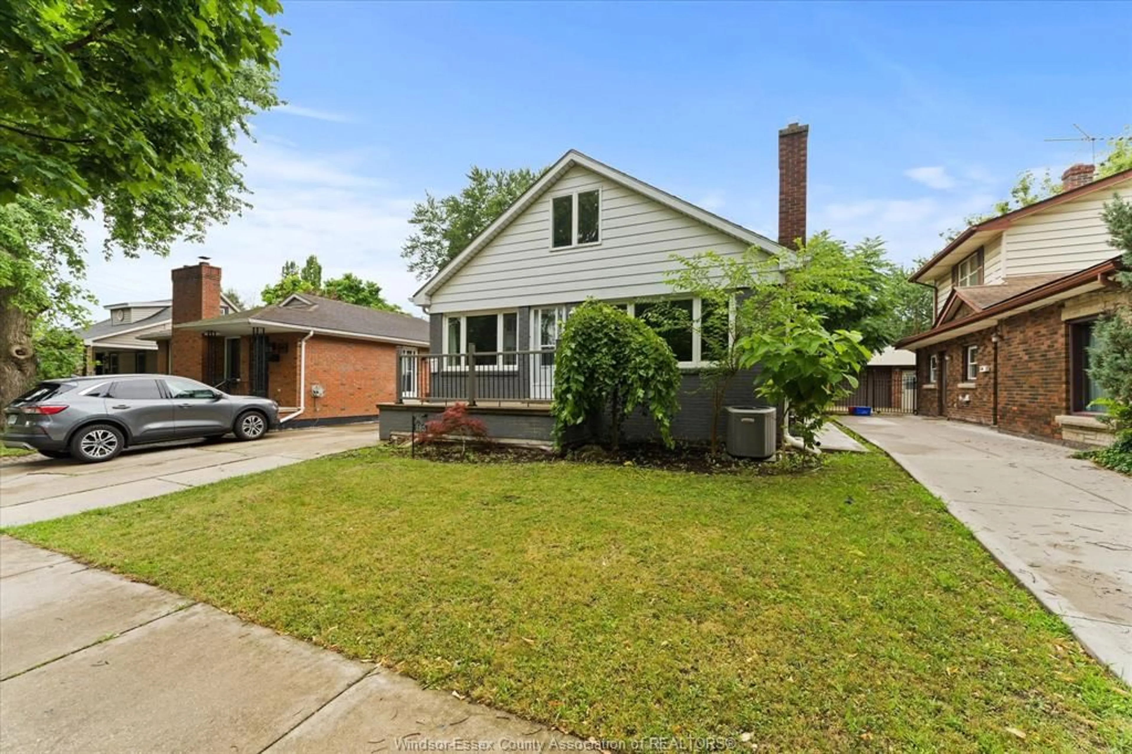 Home with brick exterior material, street for 285 BELLEPERCHE Pl, Windsor Ontario N8S 3B6