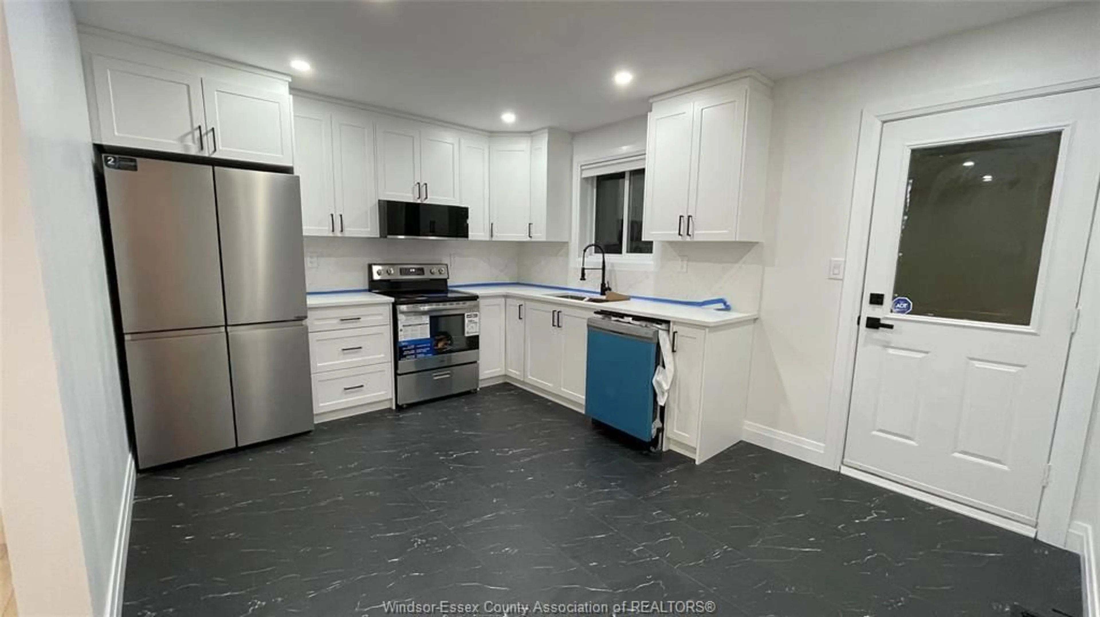 Unknown for 3707 MAGUIRE St, Windsor Ontario N9E 4V3