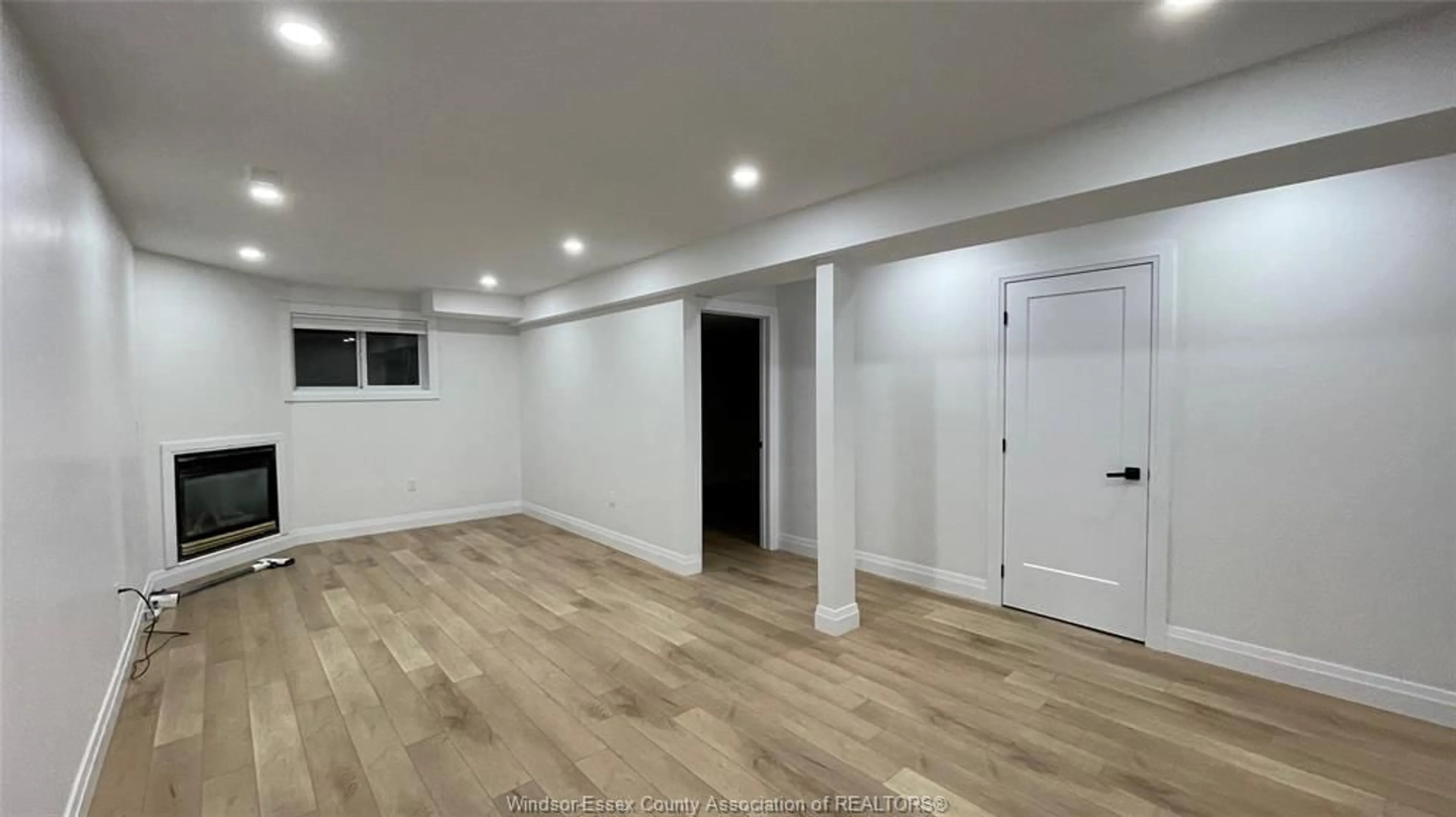 A pic of a room for 3707 MAGUIRE St, Windsor Ontario N9E 4V3