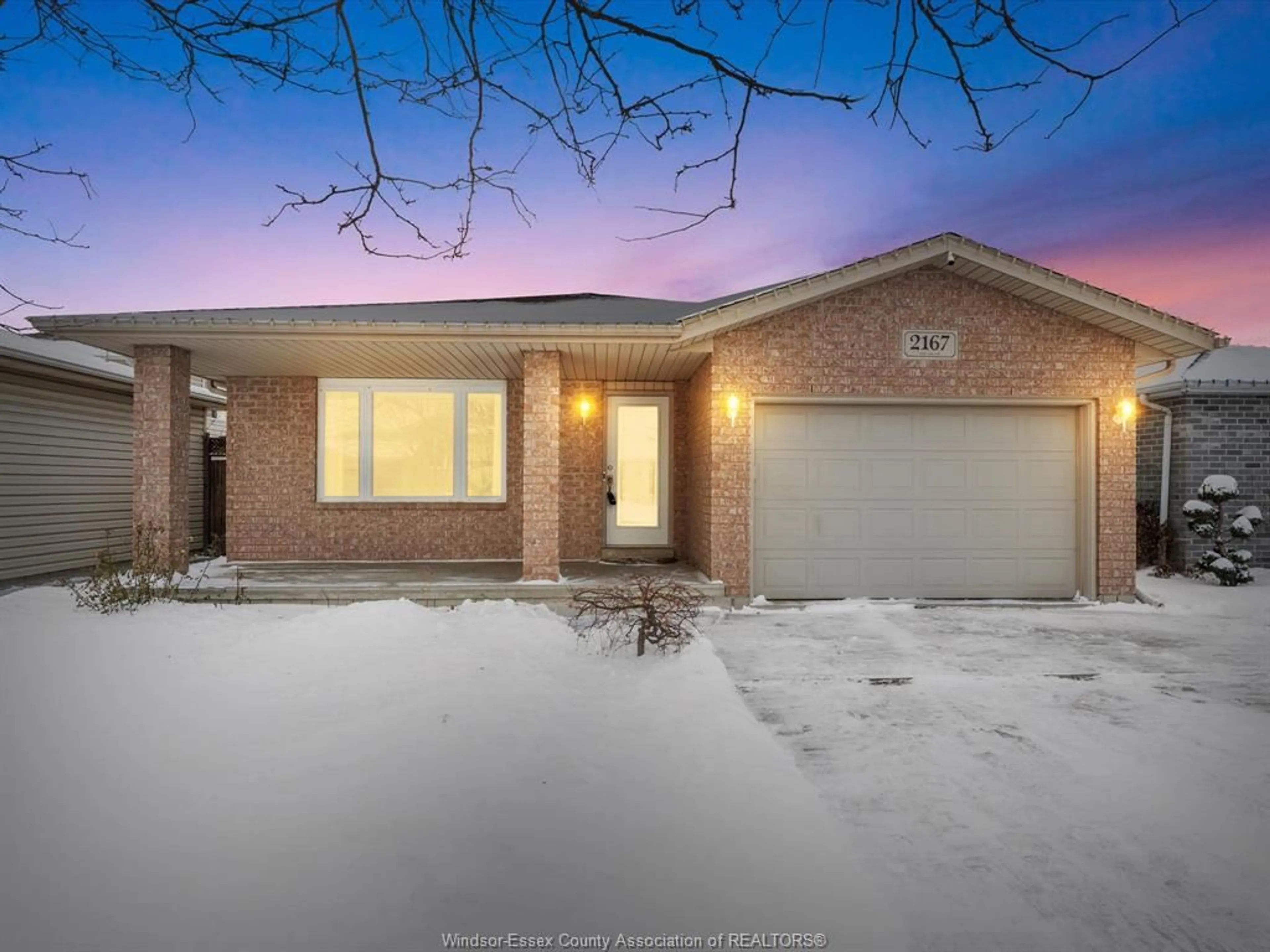 Home with brick exterior material, street for 2167 CURRY Ave, Windsor Ontario N9B 3X5