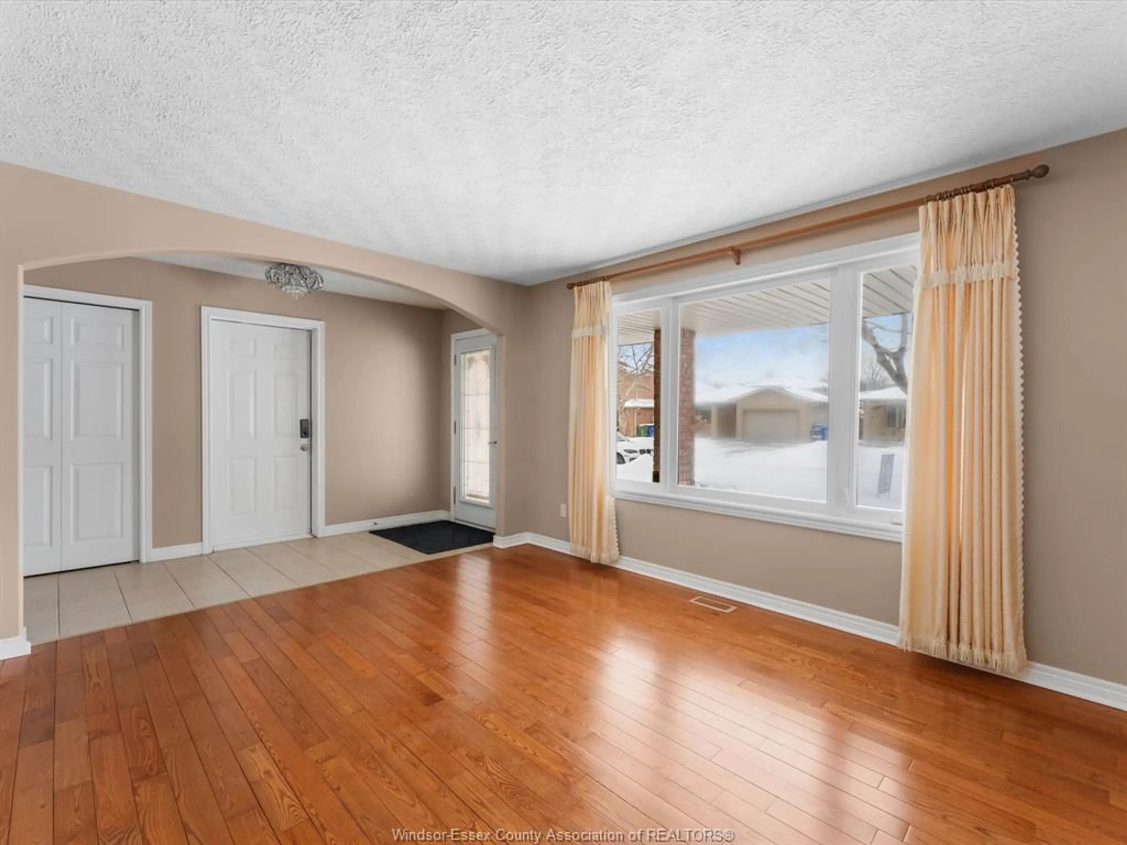 A pic of a room for 2167 CURRY Ave, Windsor Ontario N9B 3X5