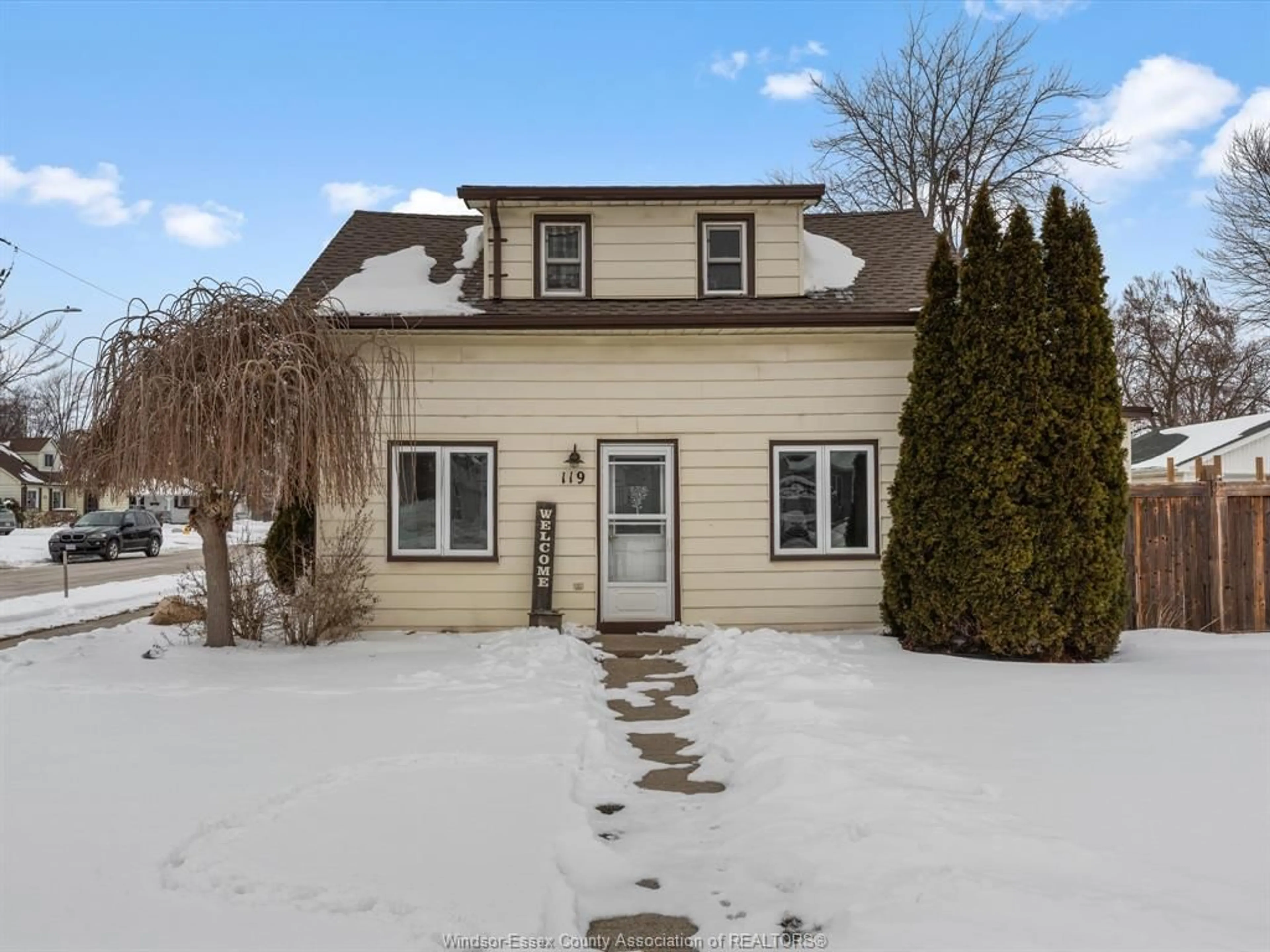 Home with vinyl exterior material, street for 119 County Road 27, Cottam Ontario N0R 1B0