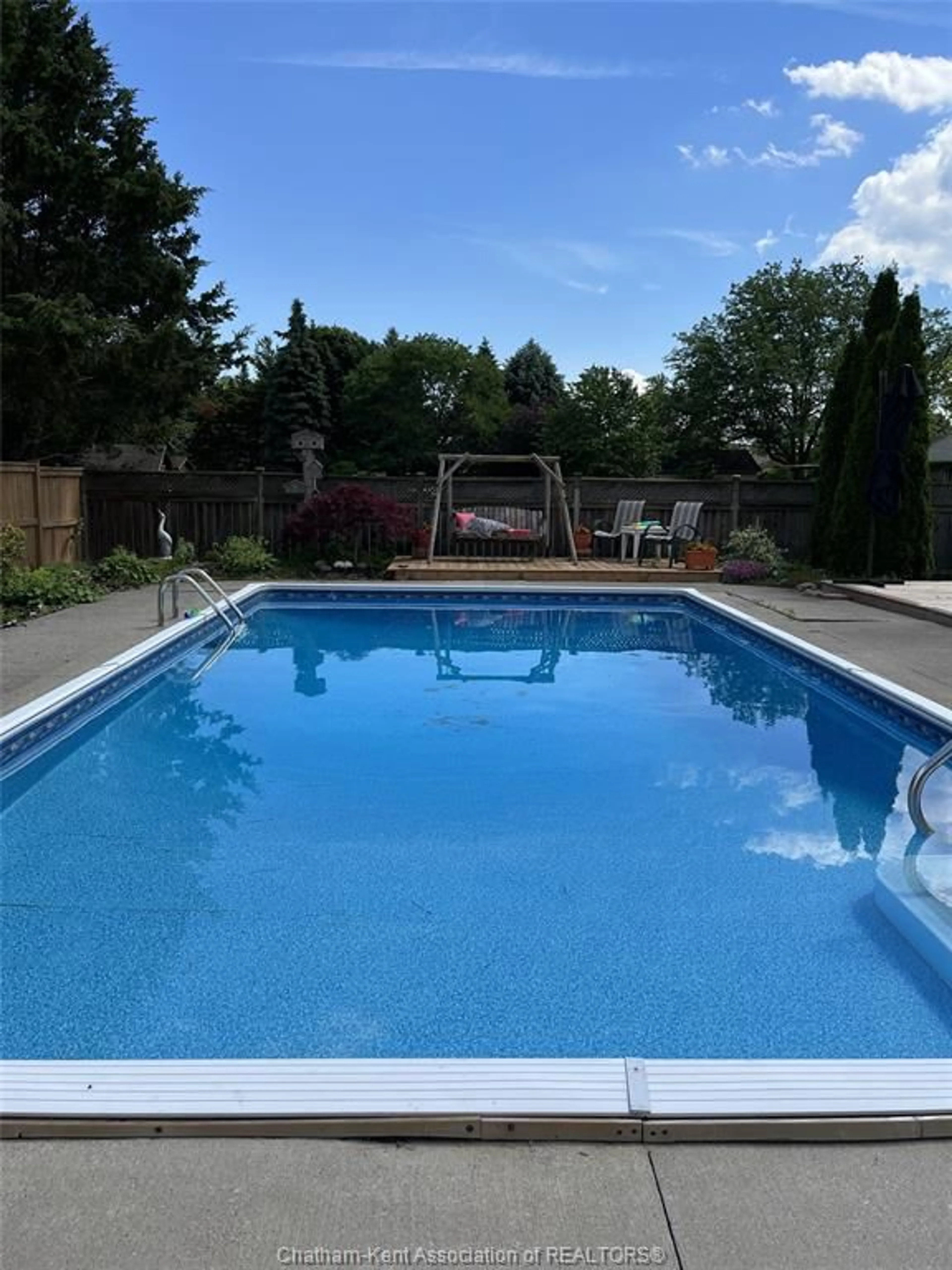 Pool for 3 Robert Street St, Wallaceburg Ontario N8A 1C1