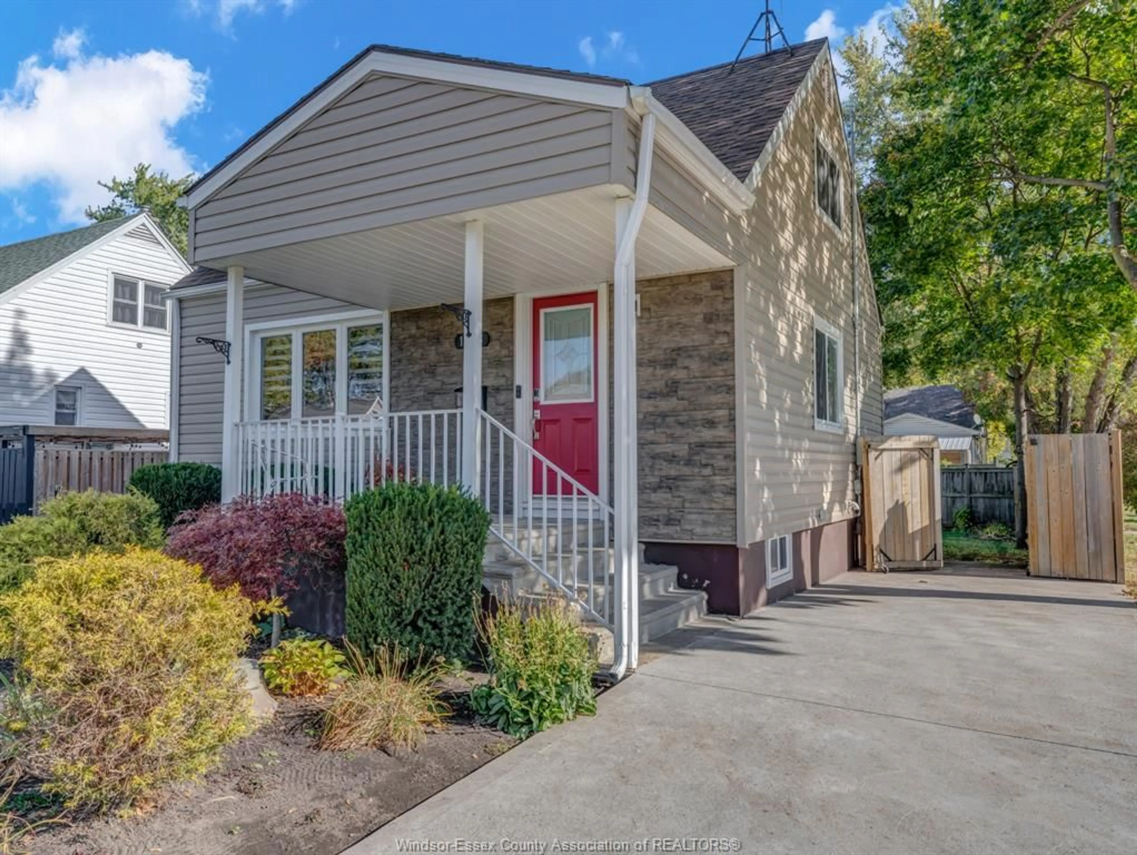 Home with vinyl exterior material, street for 1596 OLIVE Rd, Windsor Ontario N8Y 4M5