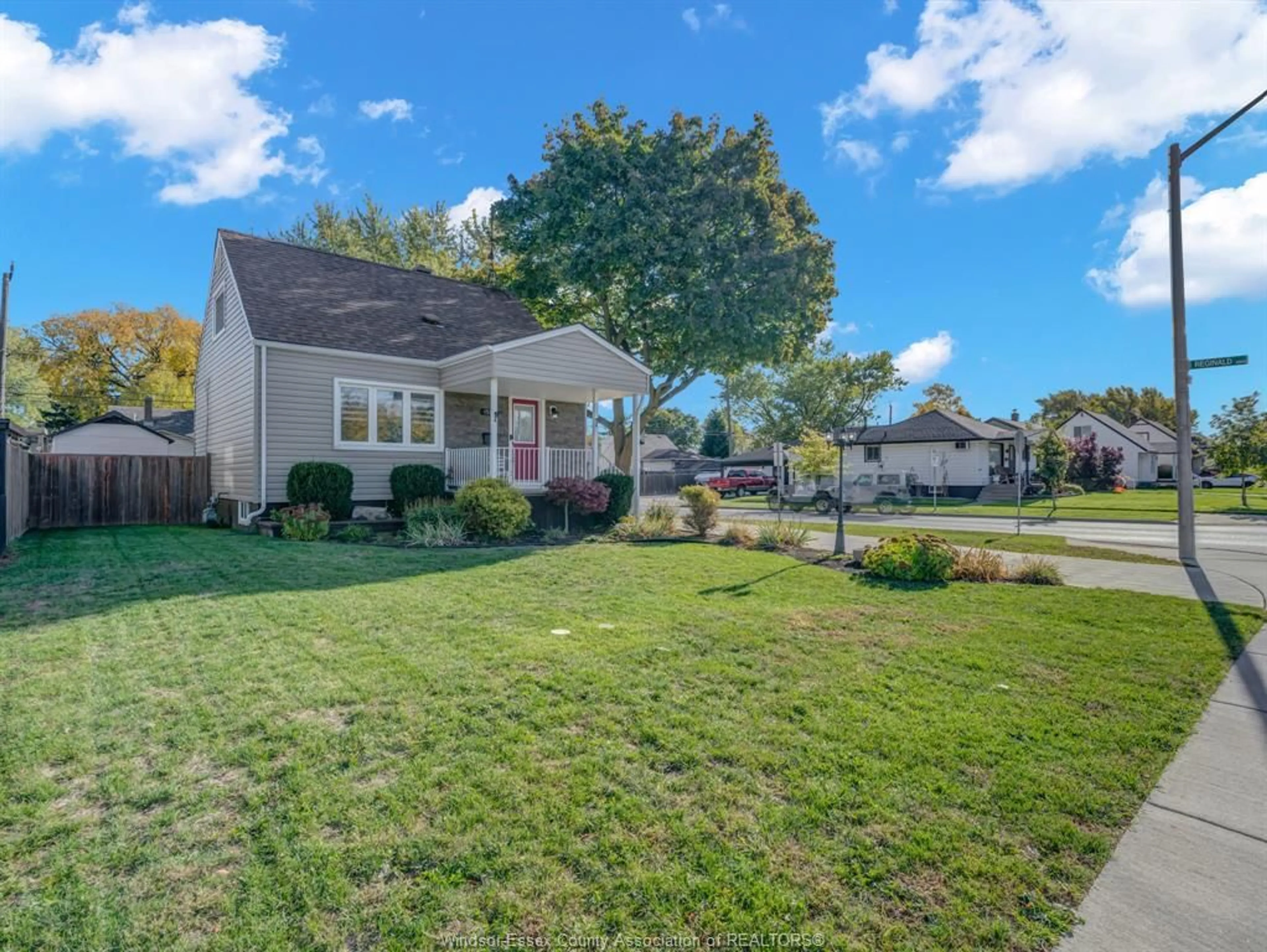 A pic from outside/outdoor area/front of a property/back of a property/a pic from drone, street for 1596 OLIVE Rd, Windsor Ontario N8Y 4M5